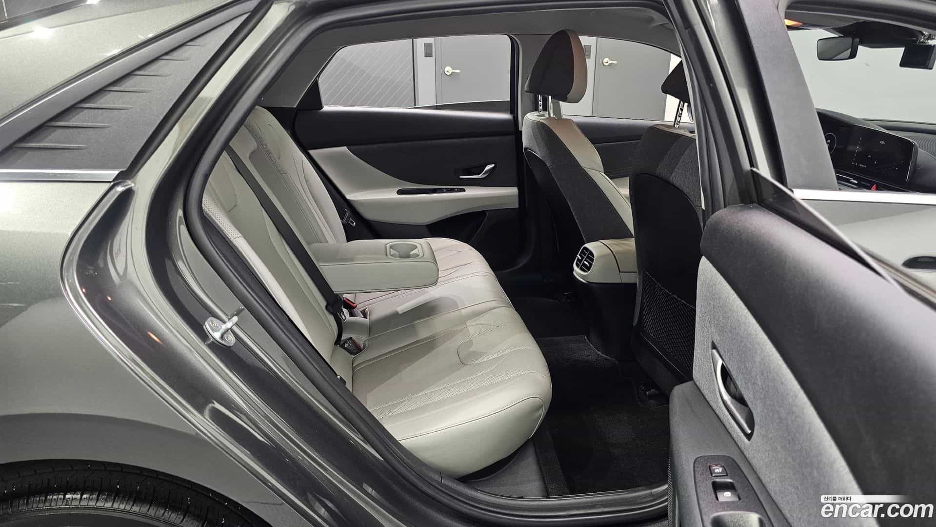 AVANTE Hyundai 2021.11-OPTION-015