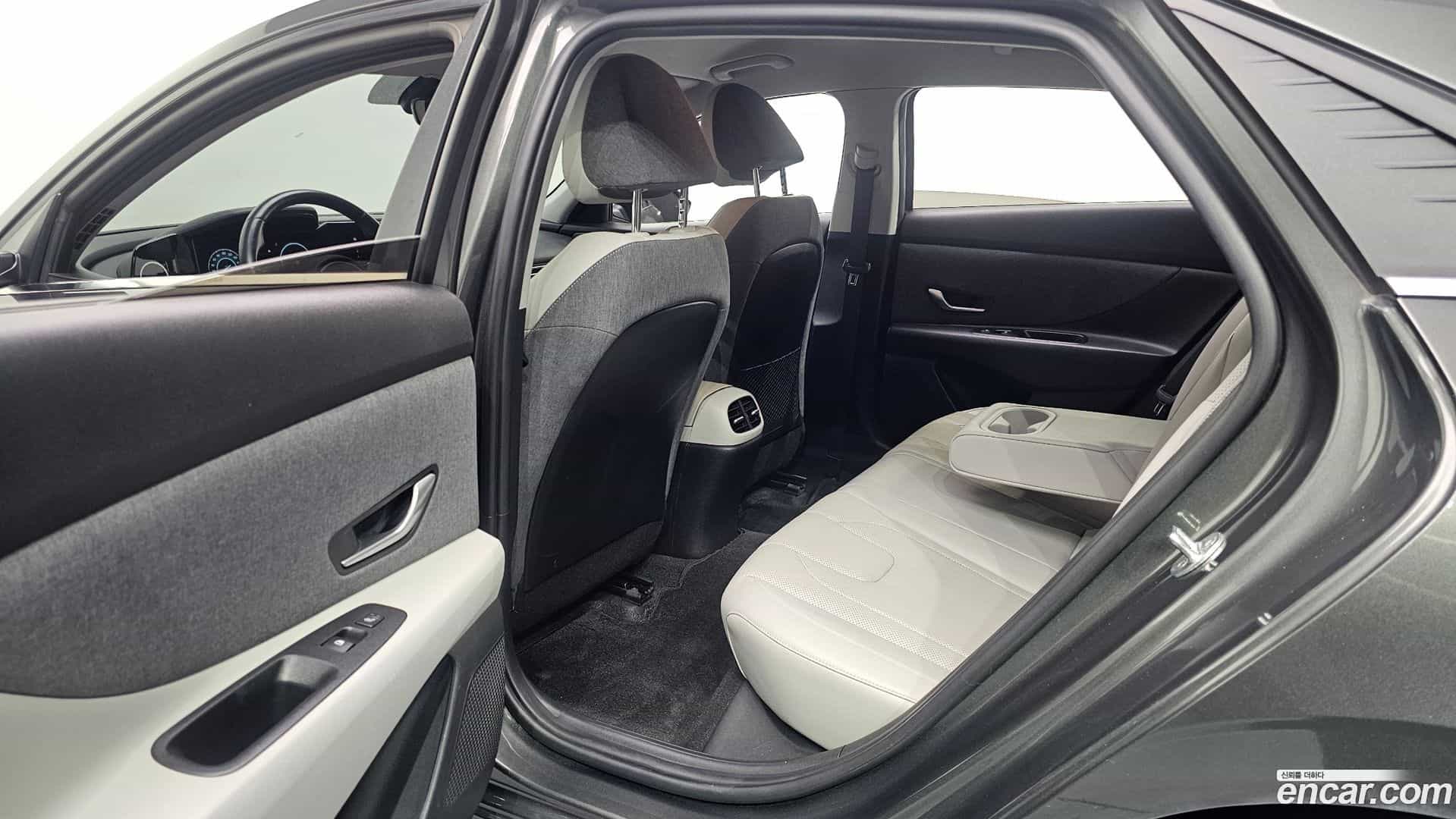AVANTE Hyundai 2021.11-OPTION-016