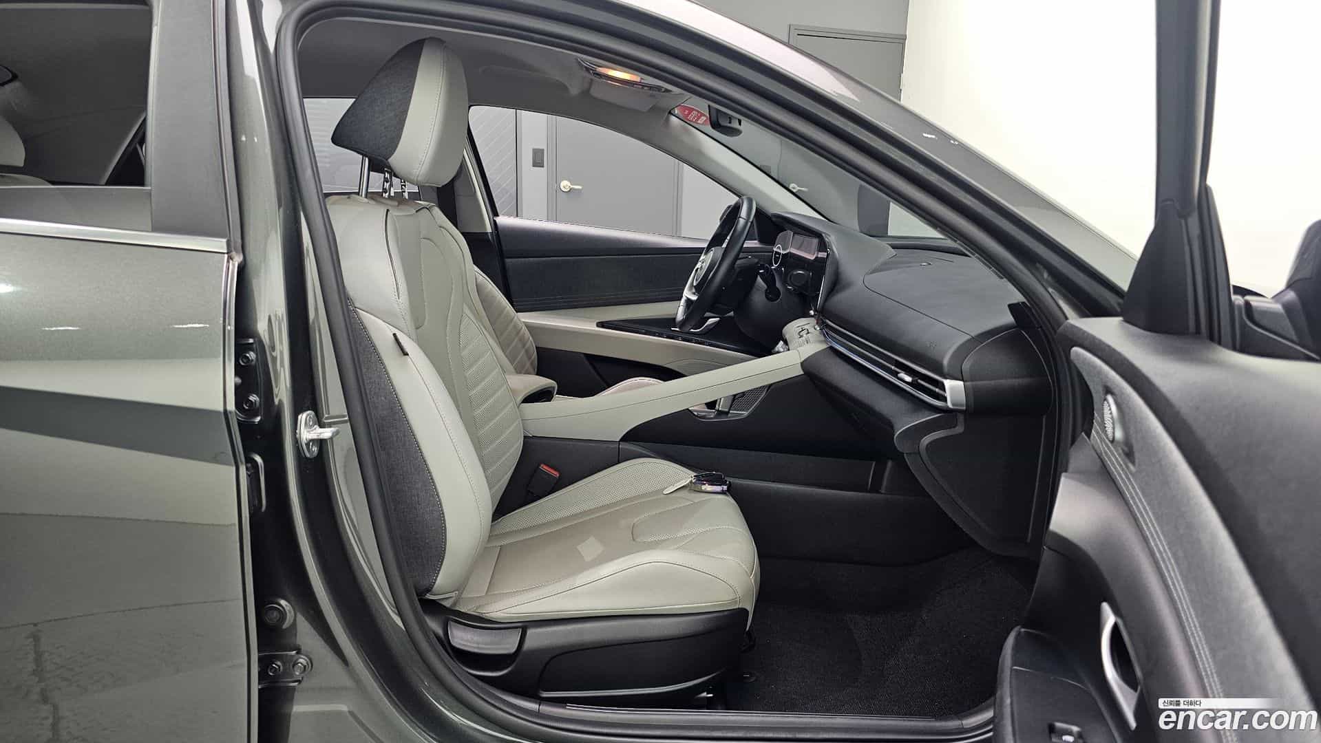 AVANTE Hyundai 2021.11-INNER-036
