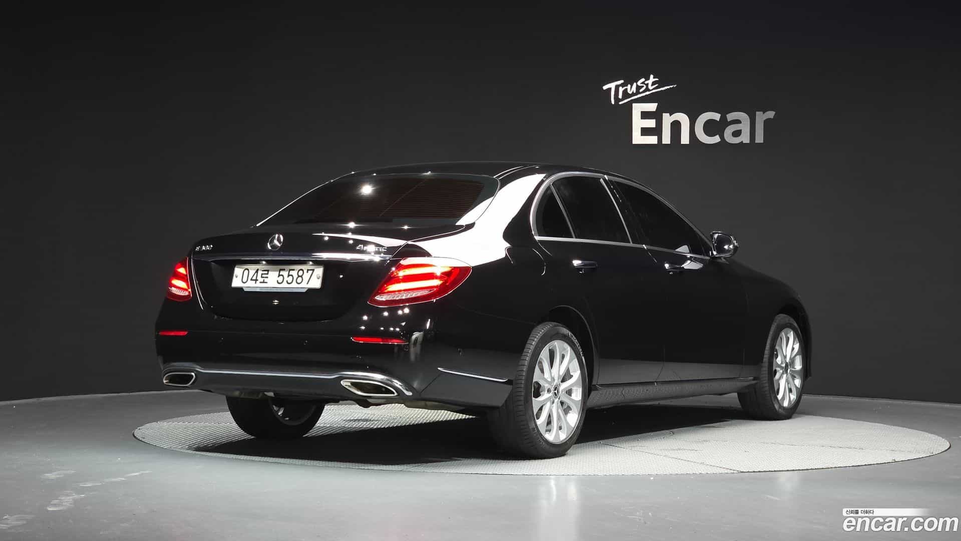 E-Class Mercedes-Benz 2018.9-OUTER-002