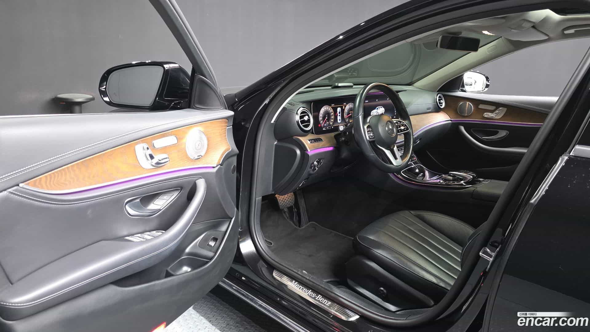 E-Class Mercedes-Benz 2018.9-INNER-010