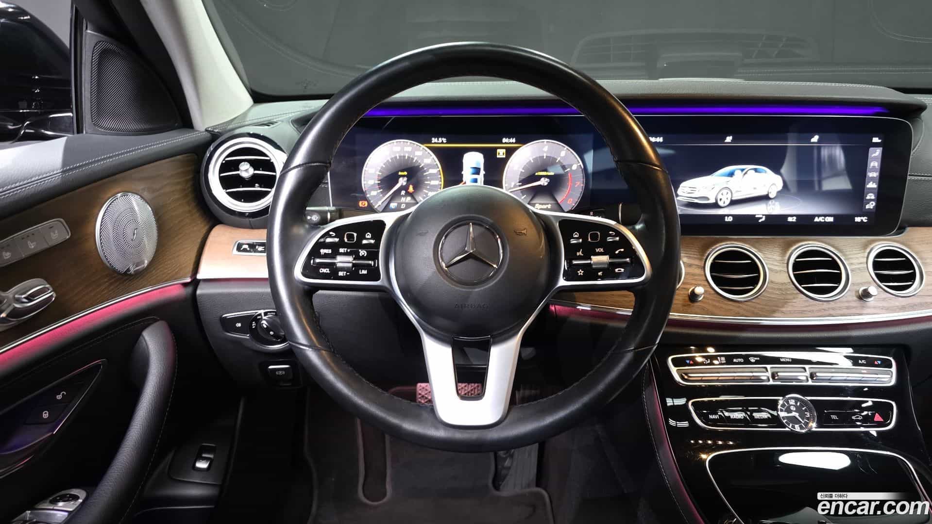 E-Class Mercedes-Benz 2018.9-OPTION-017