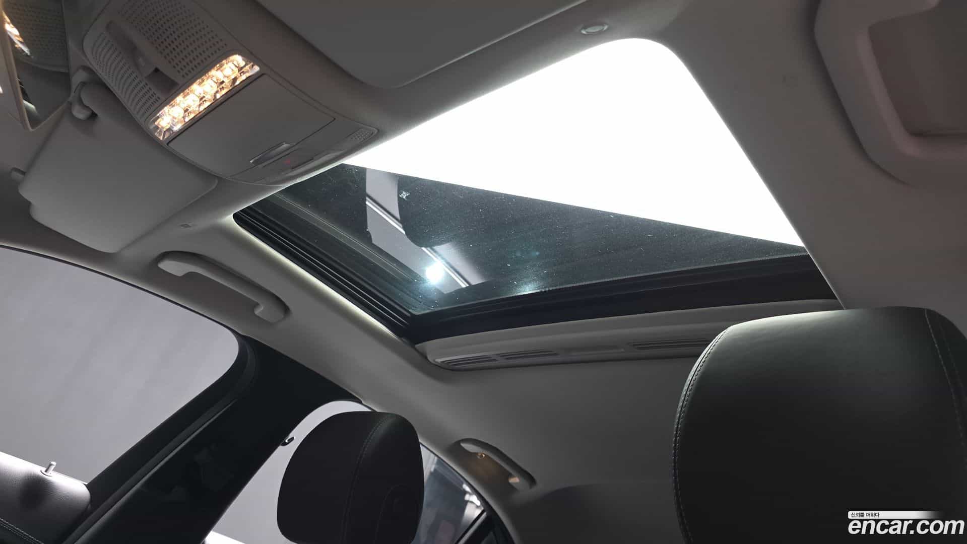 E-Class Mercedes-Benz 2018.9-OPTION-023