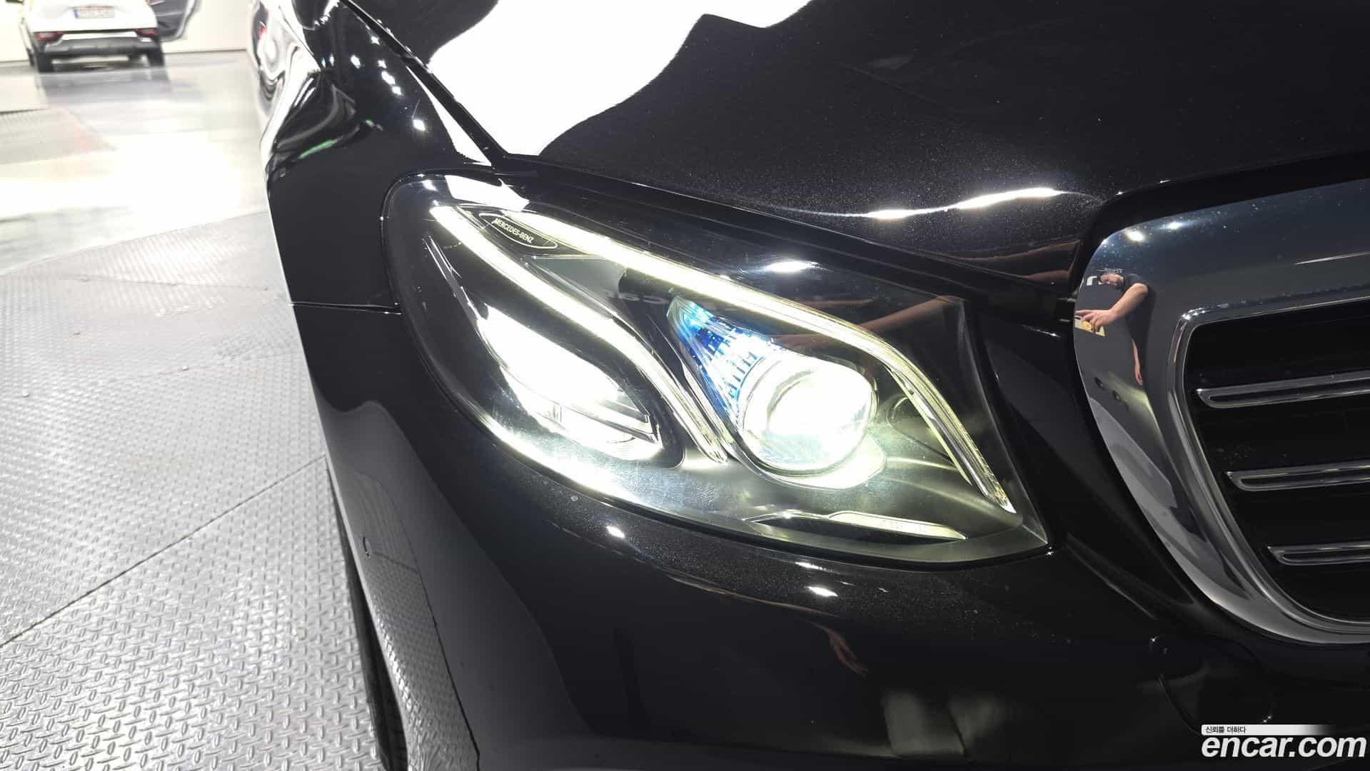 E-Class Mercedes-Benz 2018.9-OUTER-032