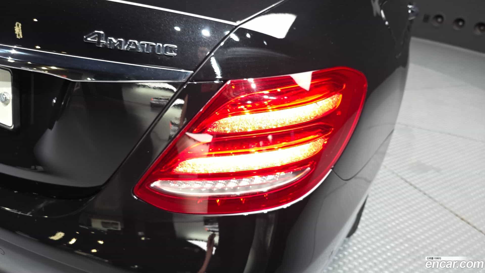 E-Class Mercedes-Benz 2018.9-OUTER-033