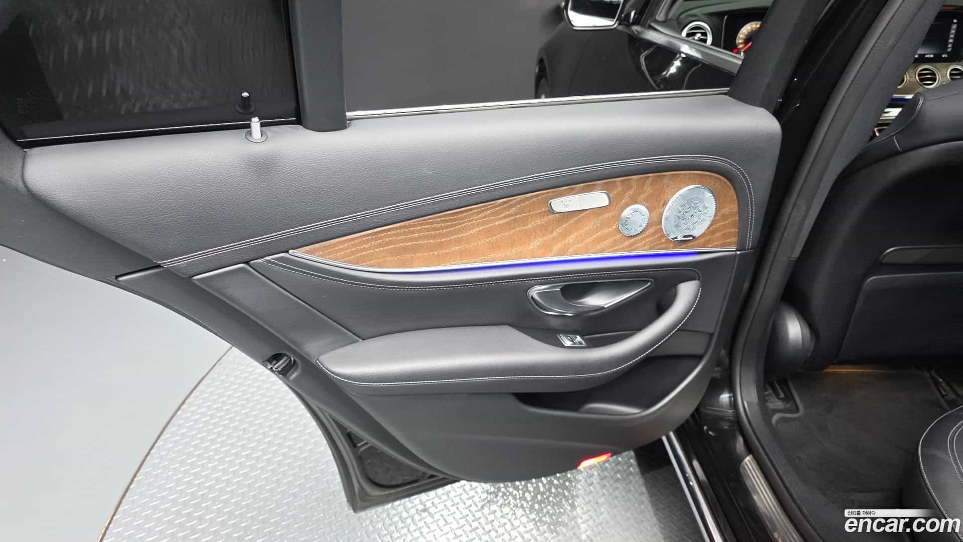E-Class Mercedes-Benz 2018.9-INNER-035