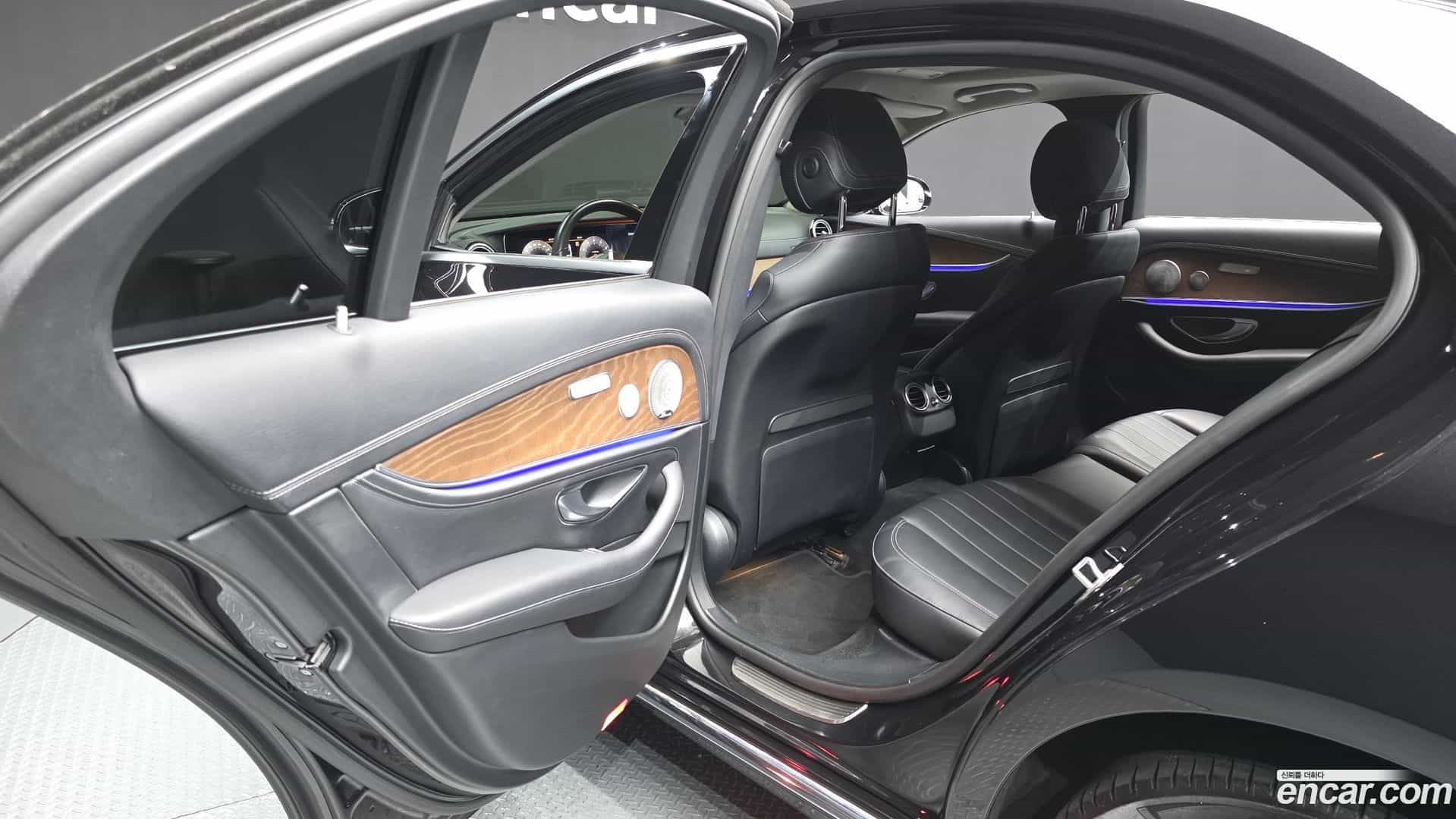 E-Class Mercedes-Benz 2018.9-INNER-036