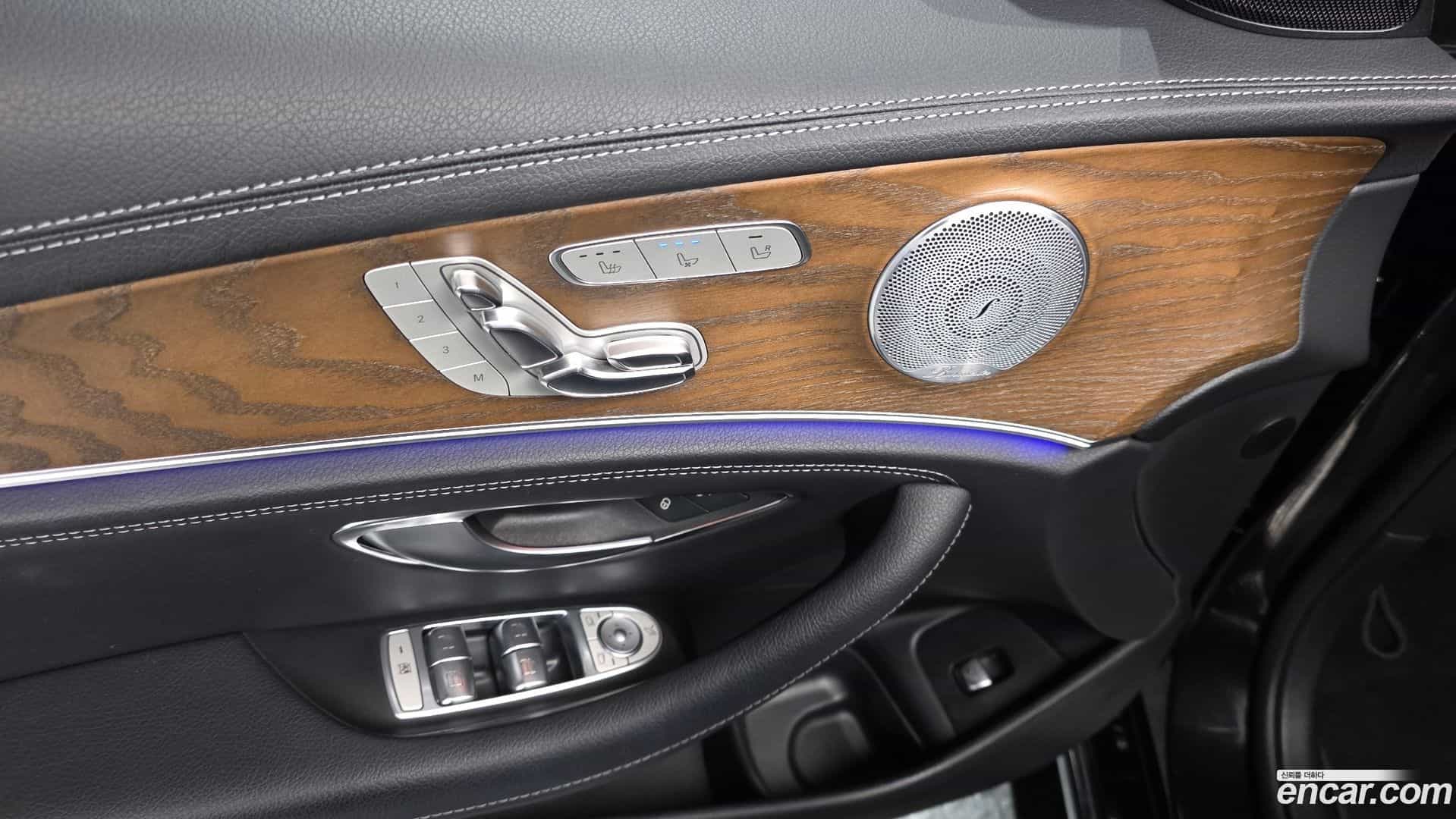 E-Class Mercedes-Benz 2018.9-OPTION-042