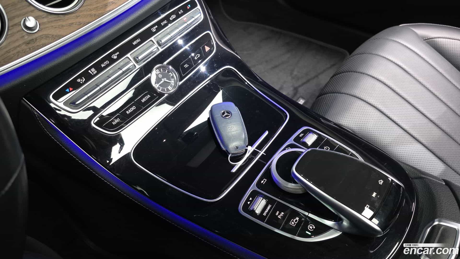 E-Class Mercedes-Benz 2018.9-OPTION-043