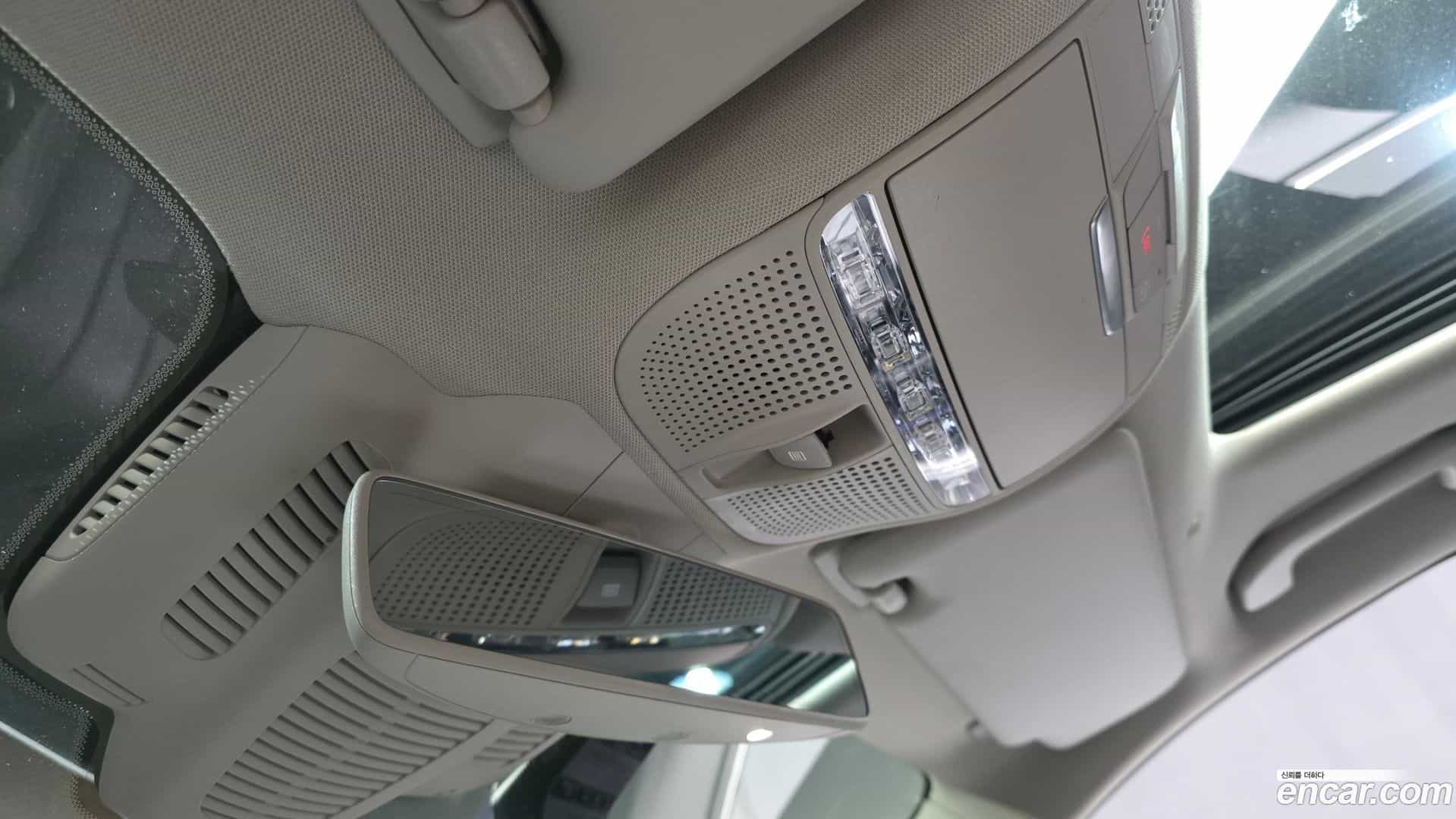 E-Class Mercedes-Benz 2018.9-OPTION-044