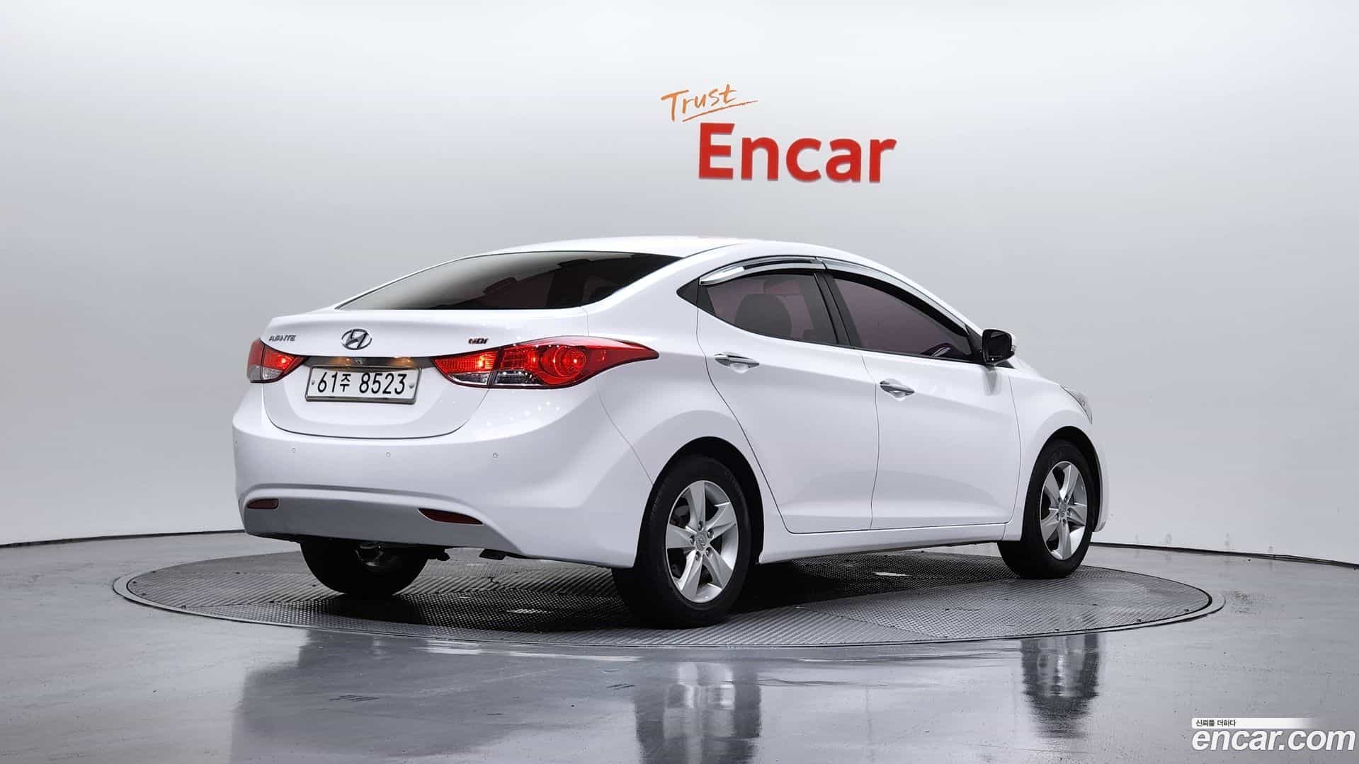 AVANTE Hyundai 2012.9-OUTER-002