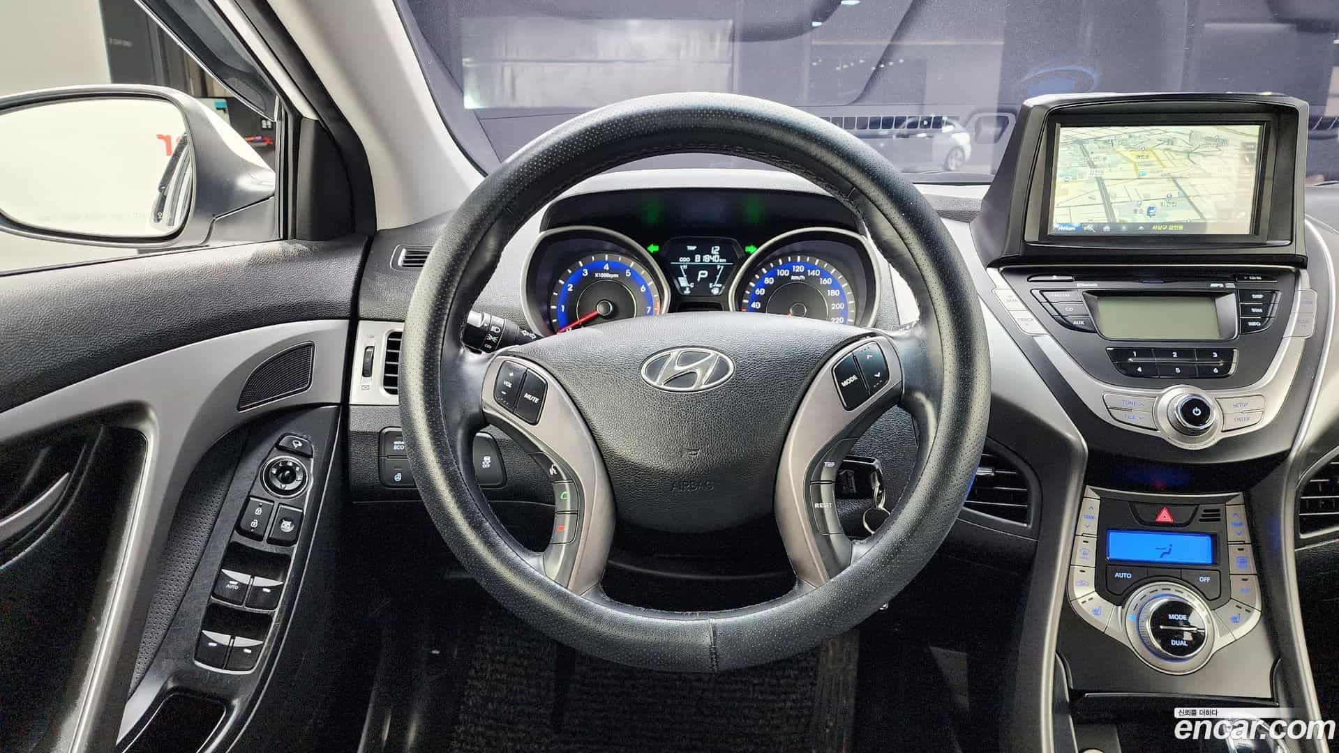AVANTE Hyundai 2012.9-OPTION-017