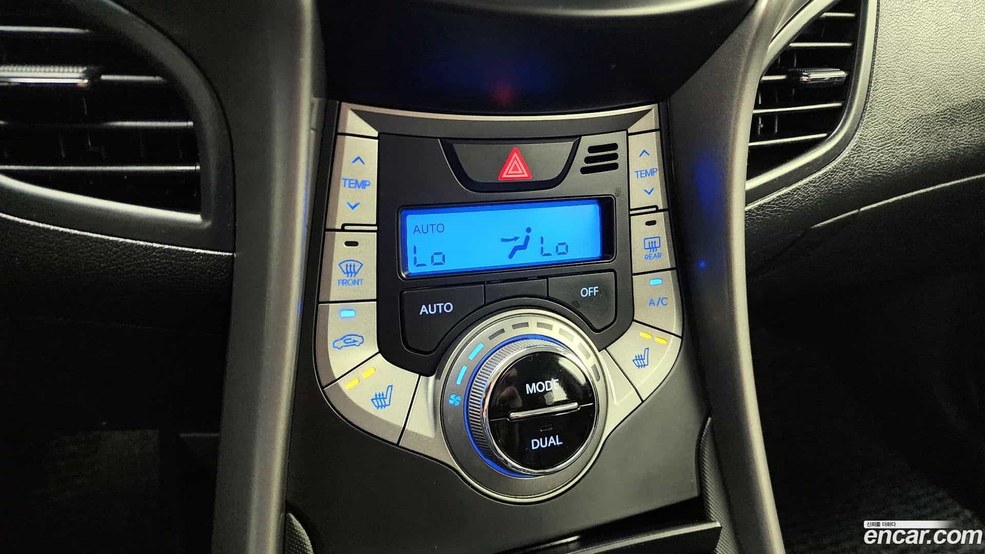 AVANTE Hyundai 2012.9-OPTION-021