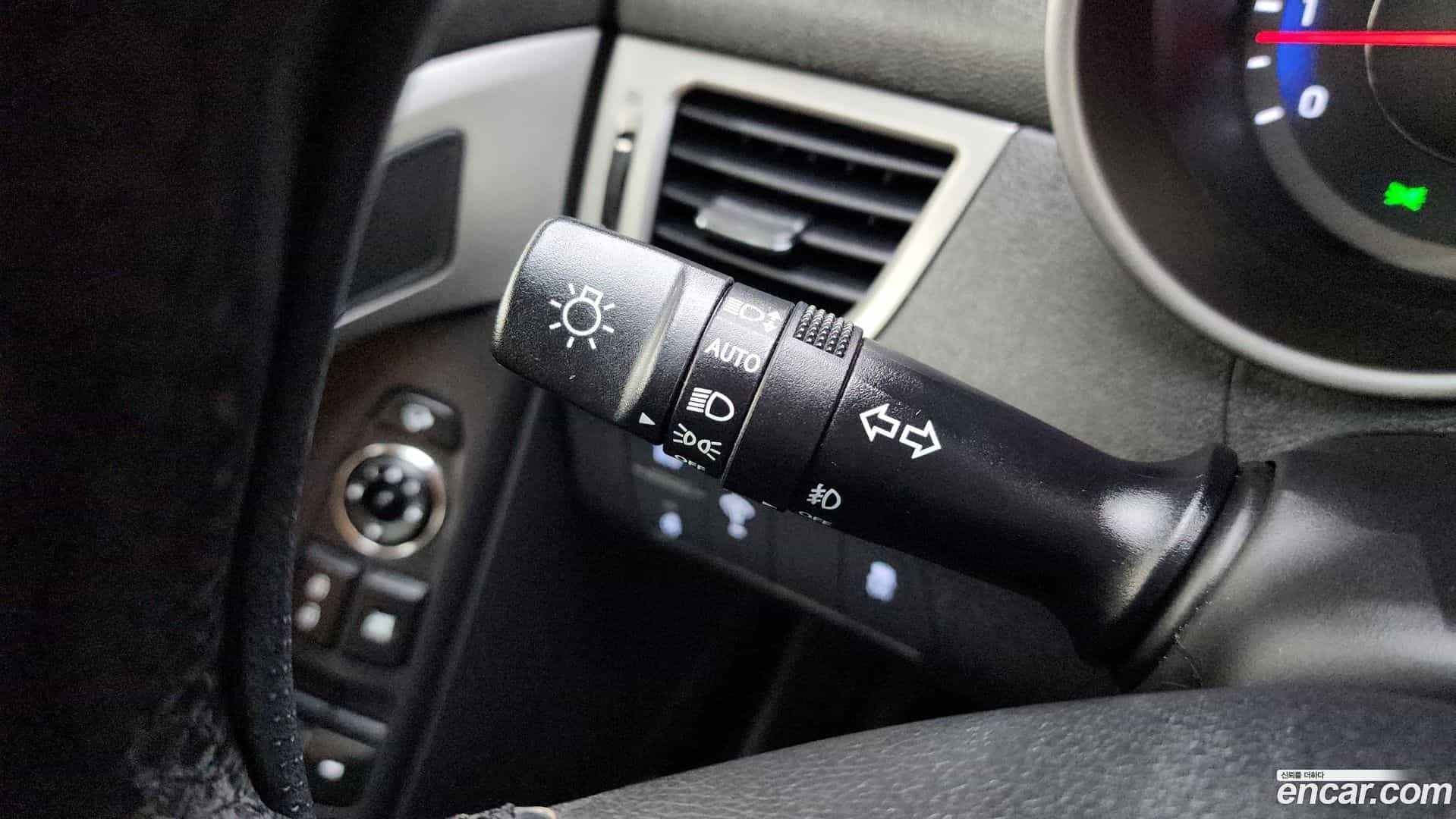 AVANTE Hyundai 2012.9-OPTION-022