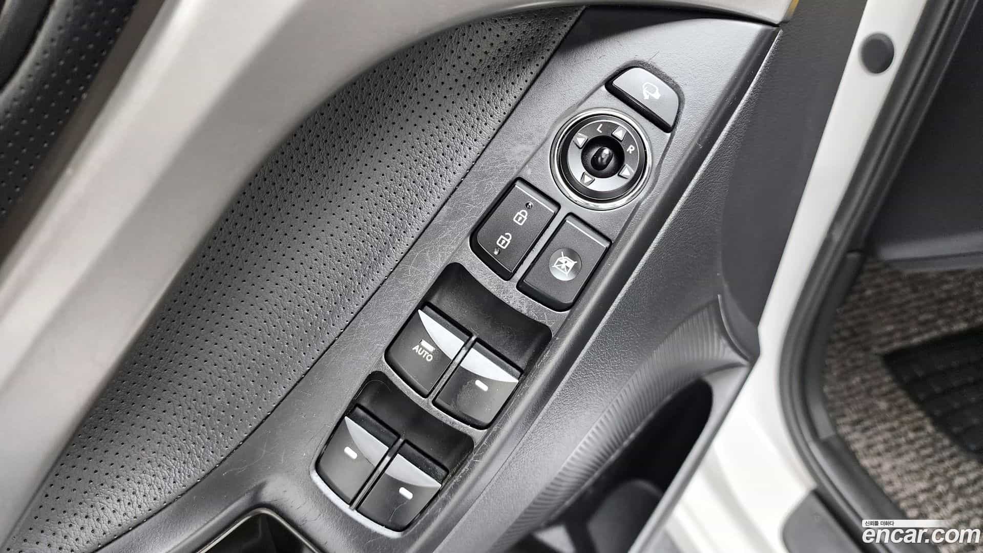 AVANTE Hyundai 2012.9-OPTION-041