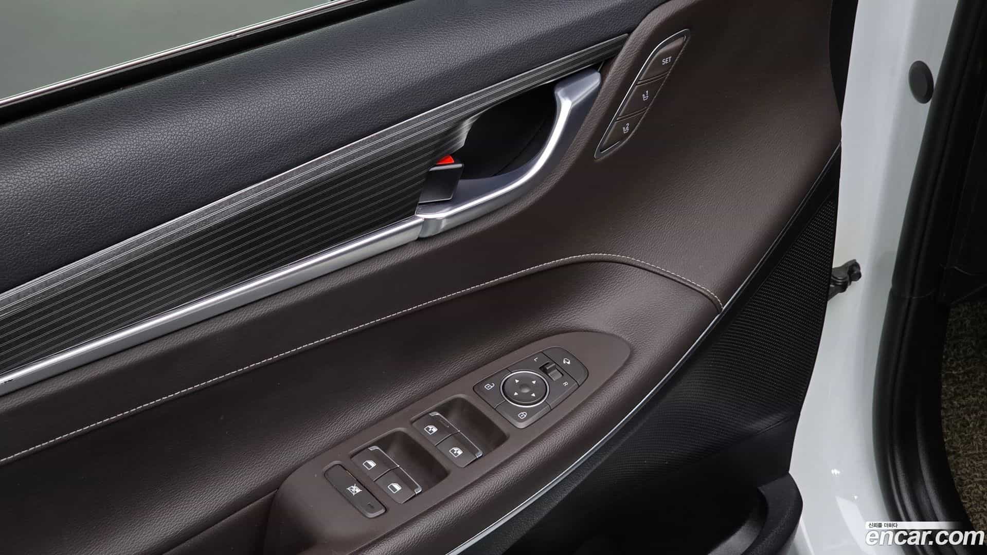 Grandeur Hyundai 2018.6-OPTION-020