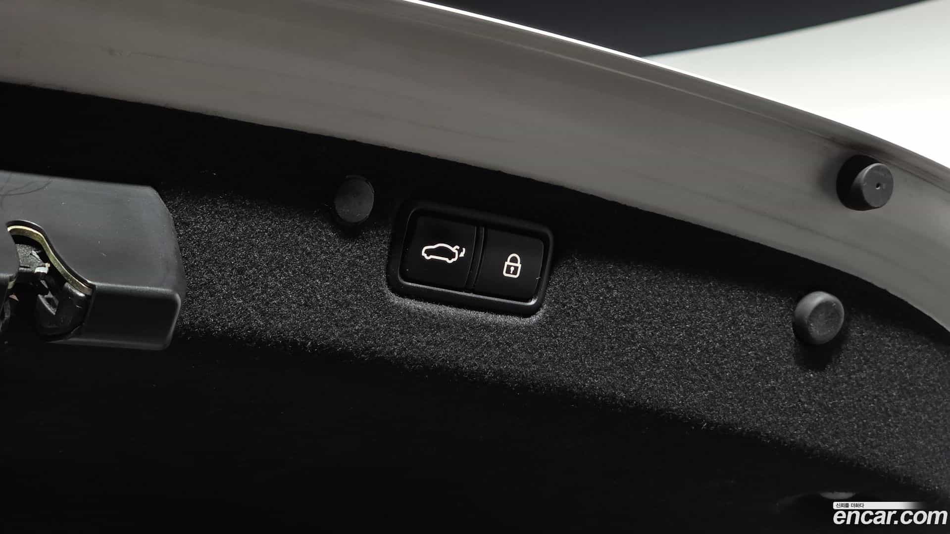 Grandeur Hyundai 2018.6-OPTION-024