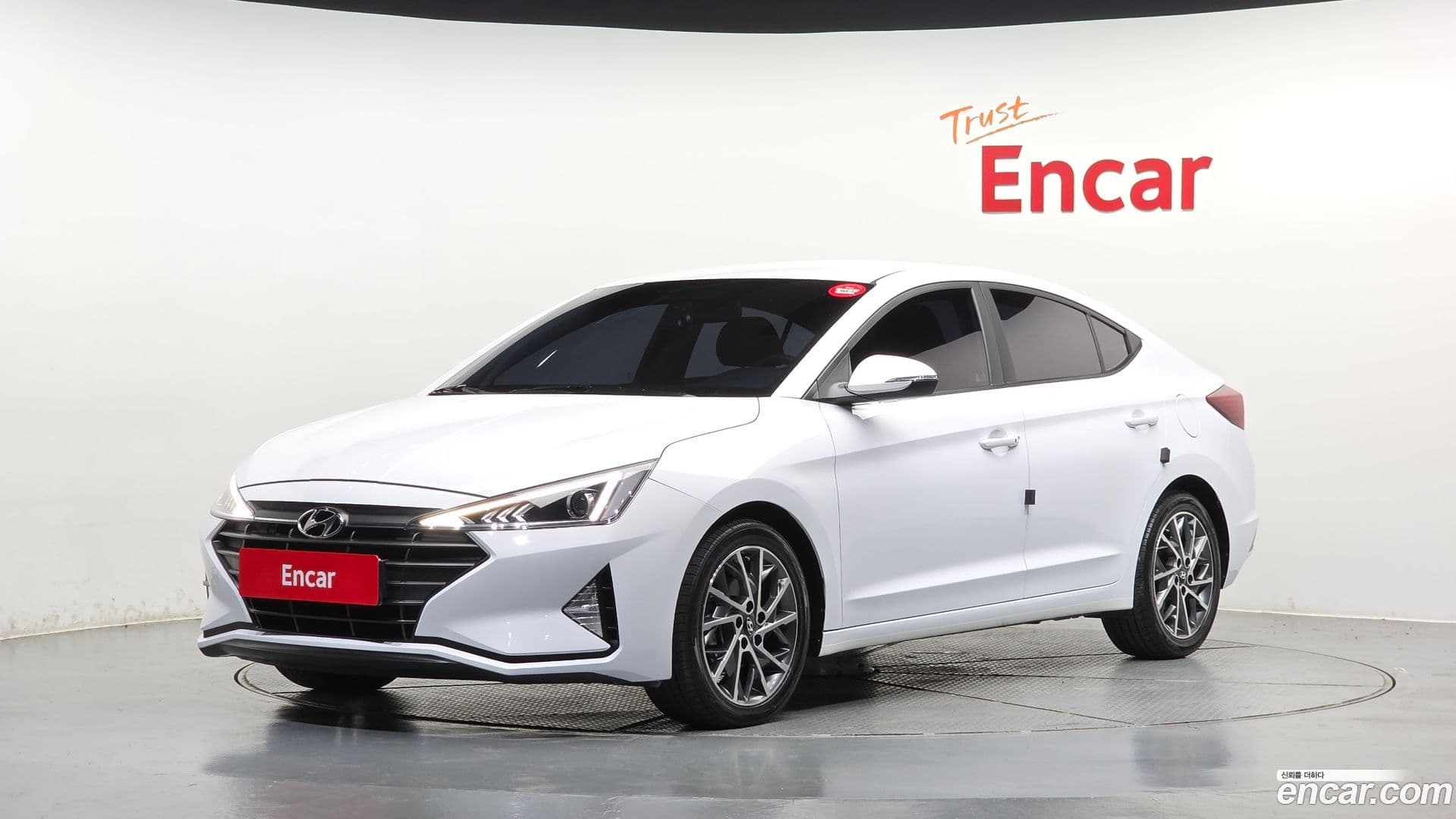 Main__Slider__Photo:AVANTE Hyundai 2018.9-0