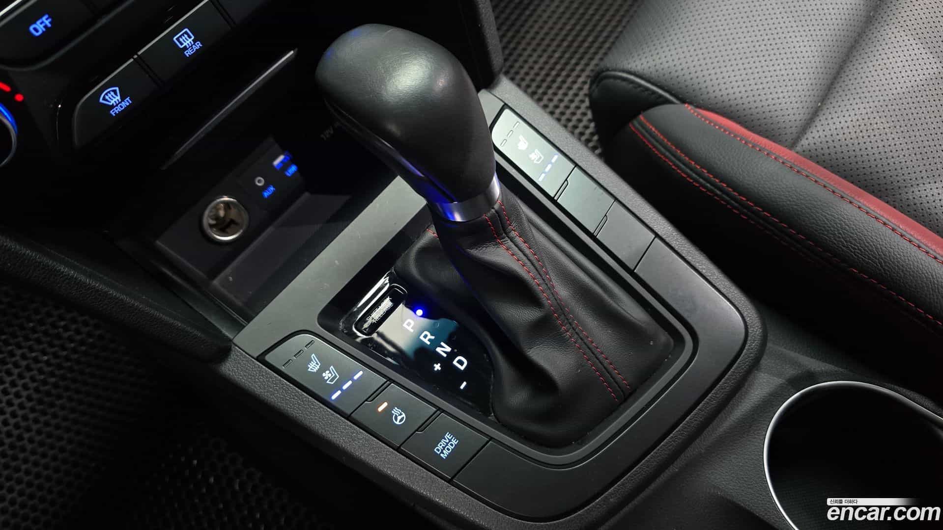 AVANTE Hyundai 2016.5-INNER-009