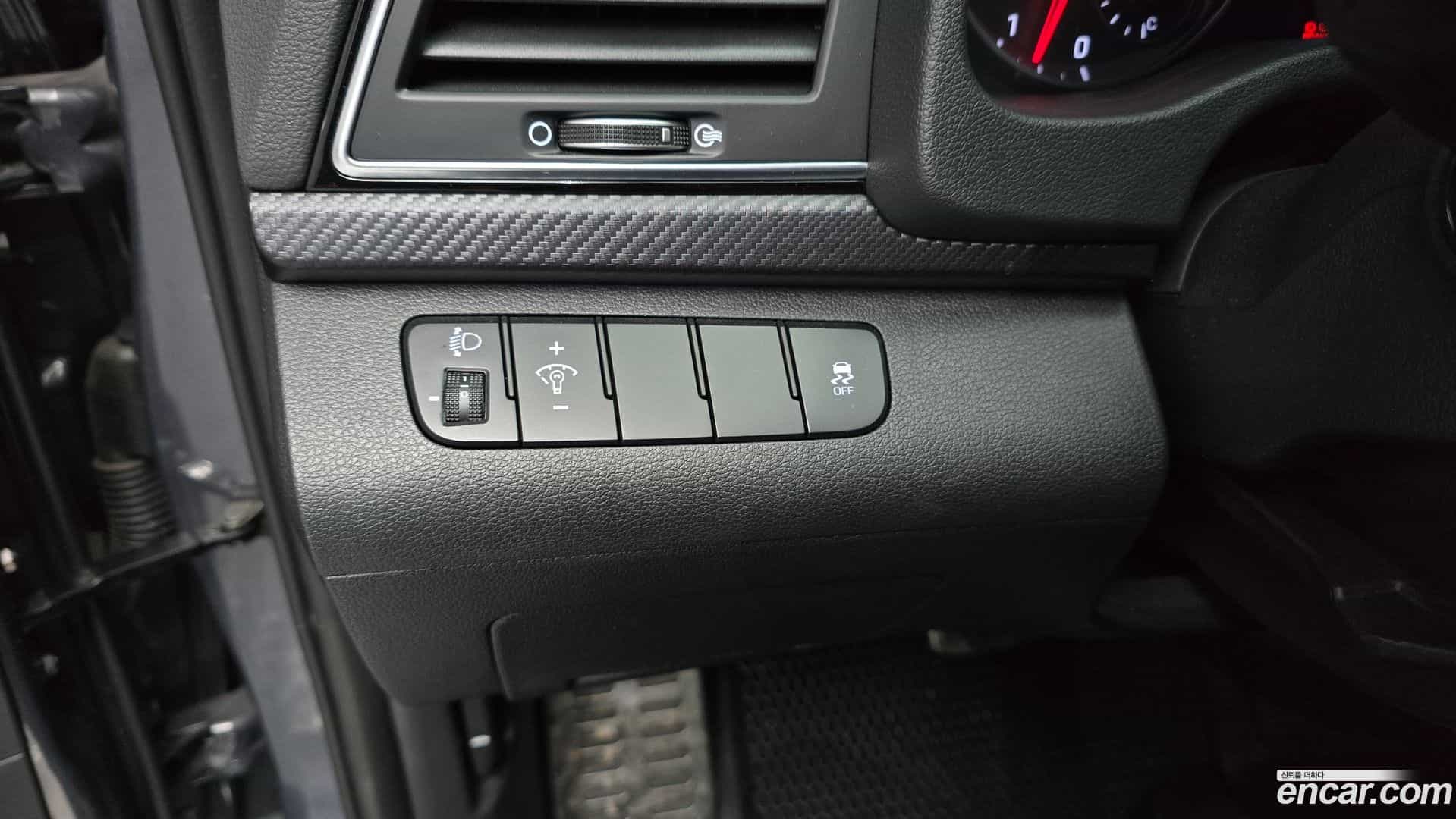 AVANTE Hyundai 2016.5-OPTION-021
