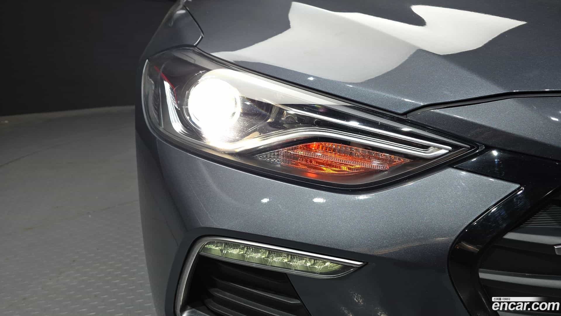 AVANTE Hyundai 2016.5-OUTER-032