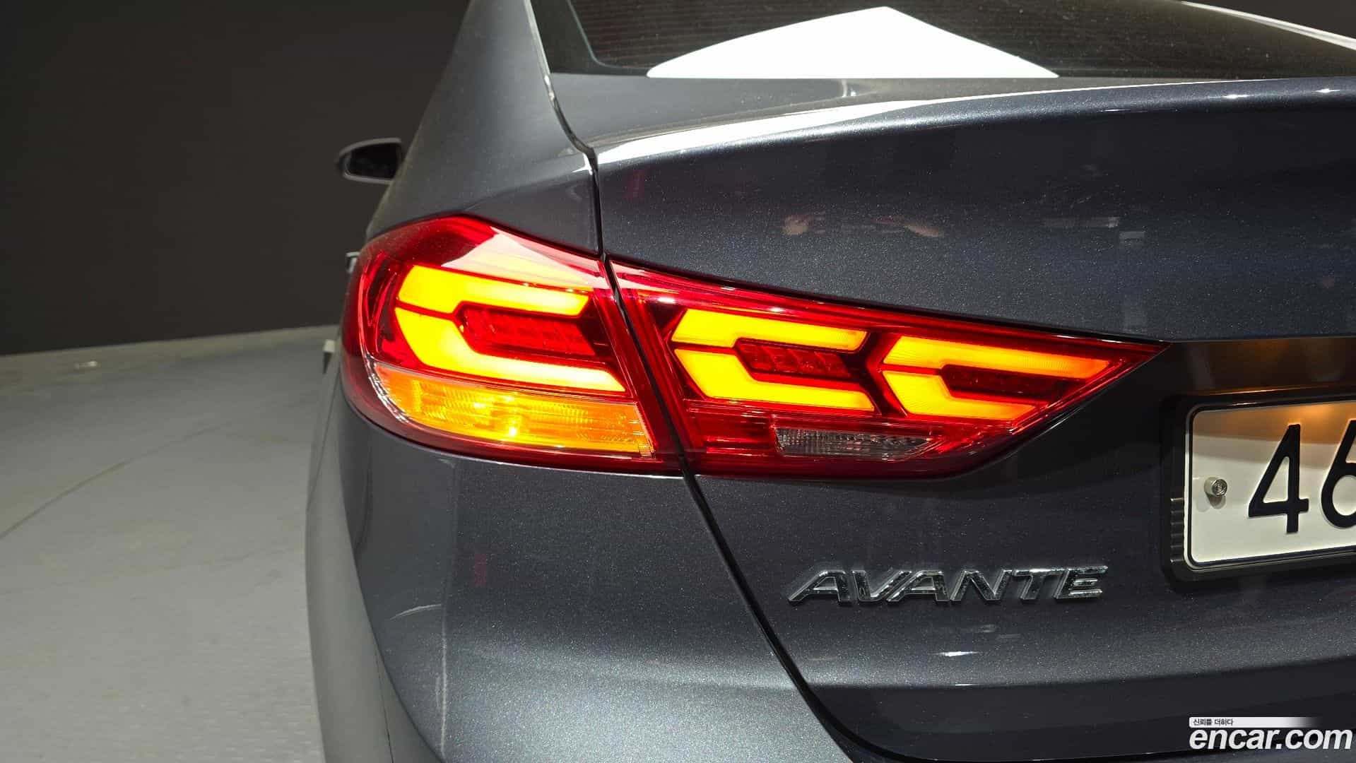 AVANTE Hyundai 2016.5-OUTER-033