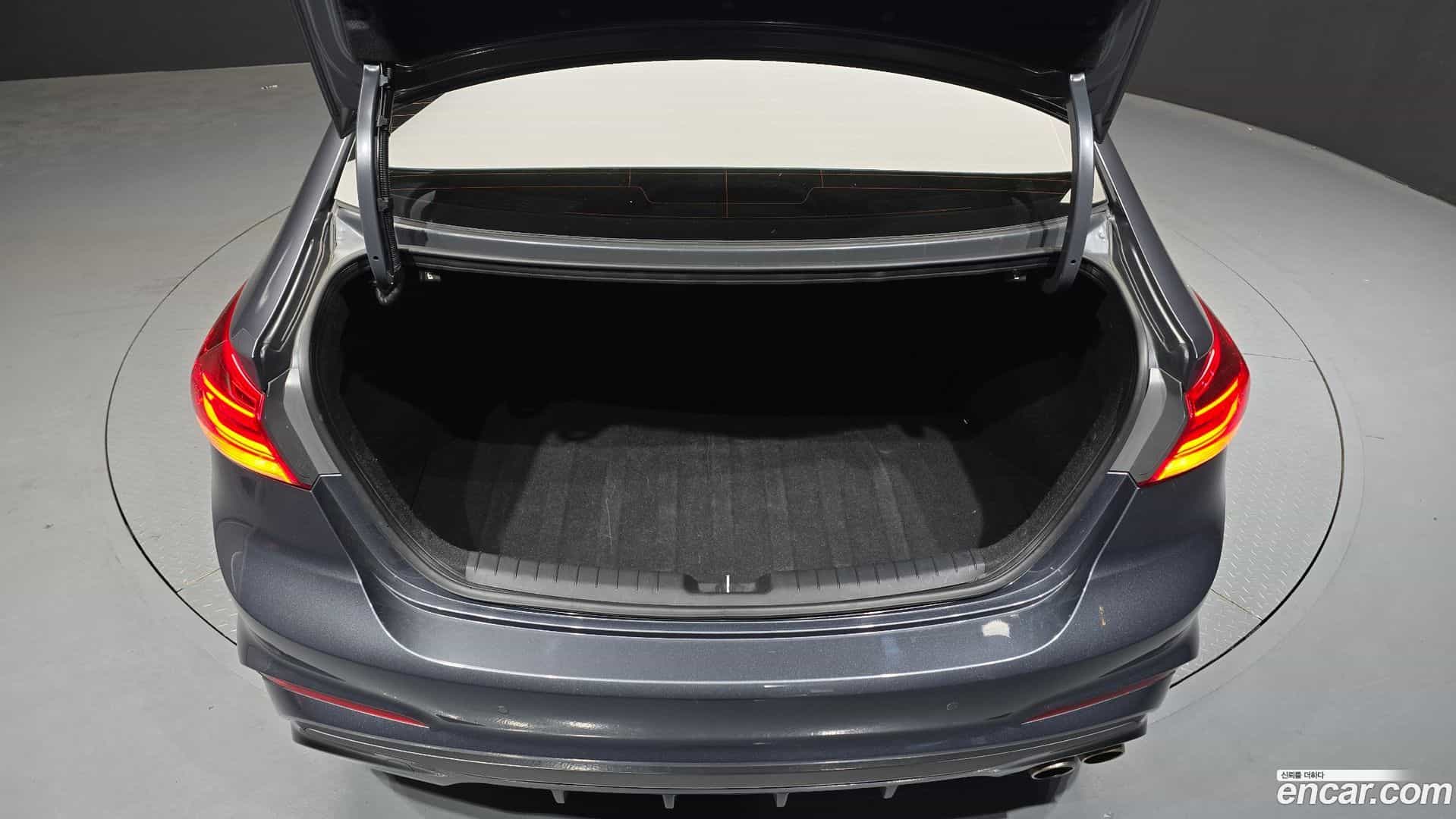 AVANTE Hyundai 2016.5-OPTION-040