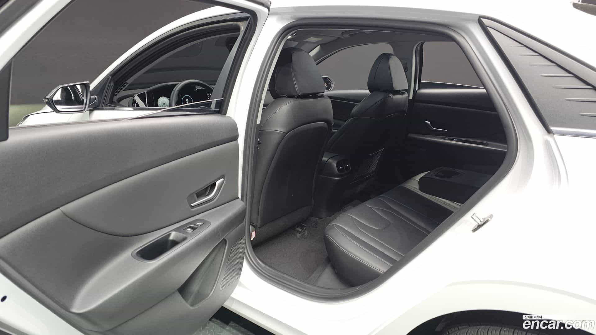 AVANTE Hyundai 2020.7-OPTION-016