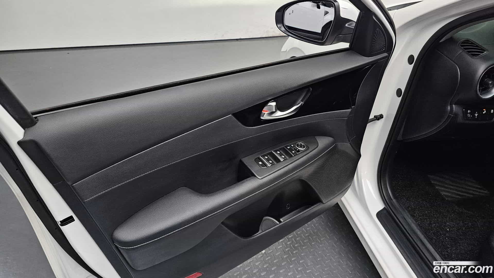 K3 Kia 2022.5-INNER-034