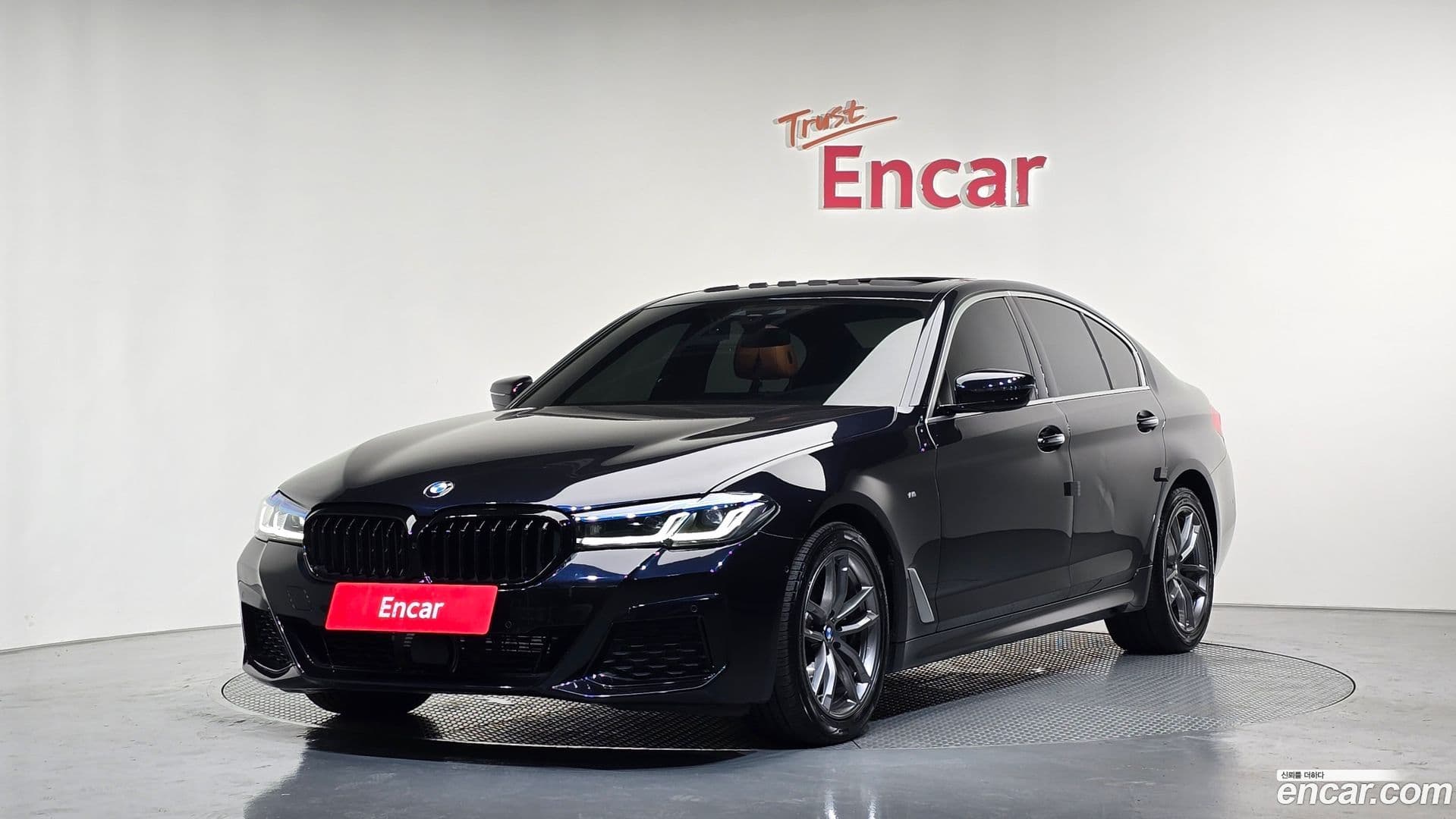 Main__Slider__Photo:5-Series BMW 2017.10-0