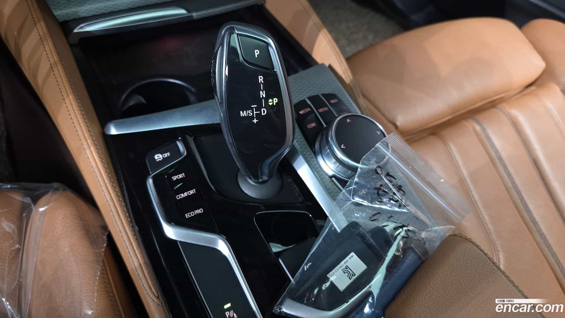 5-Series BMW 2017.10-INNER-009