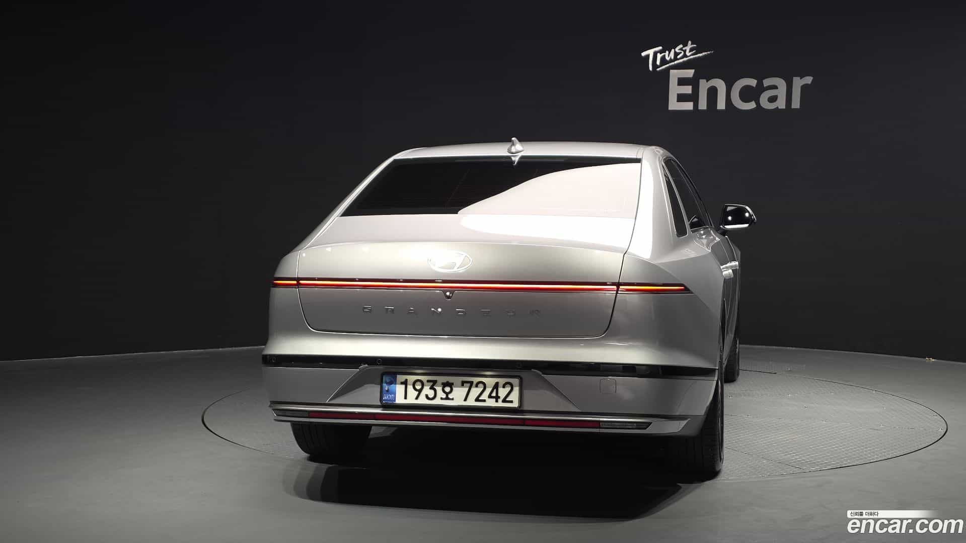 Grandeur Hyundai 2022.11-OUTER-004