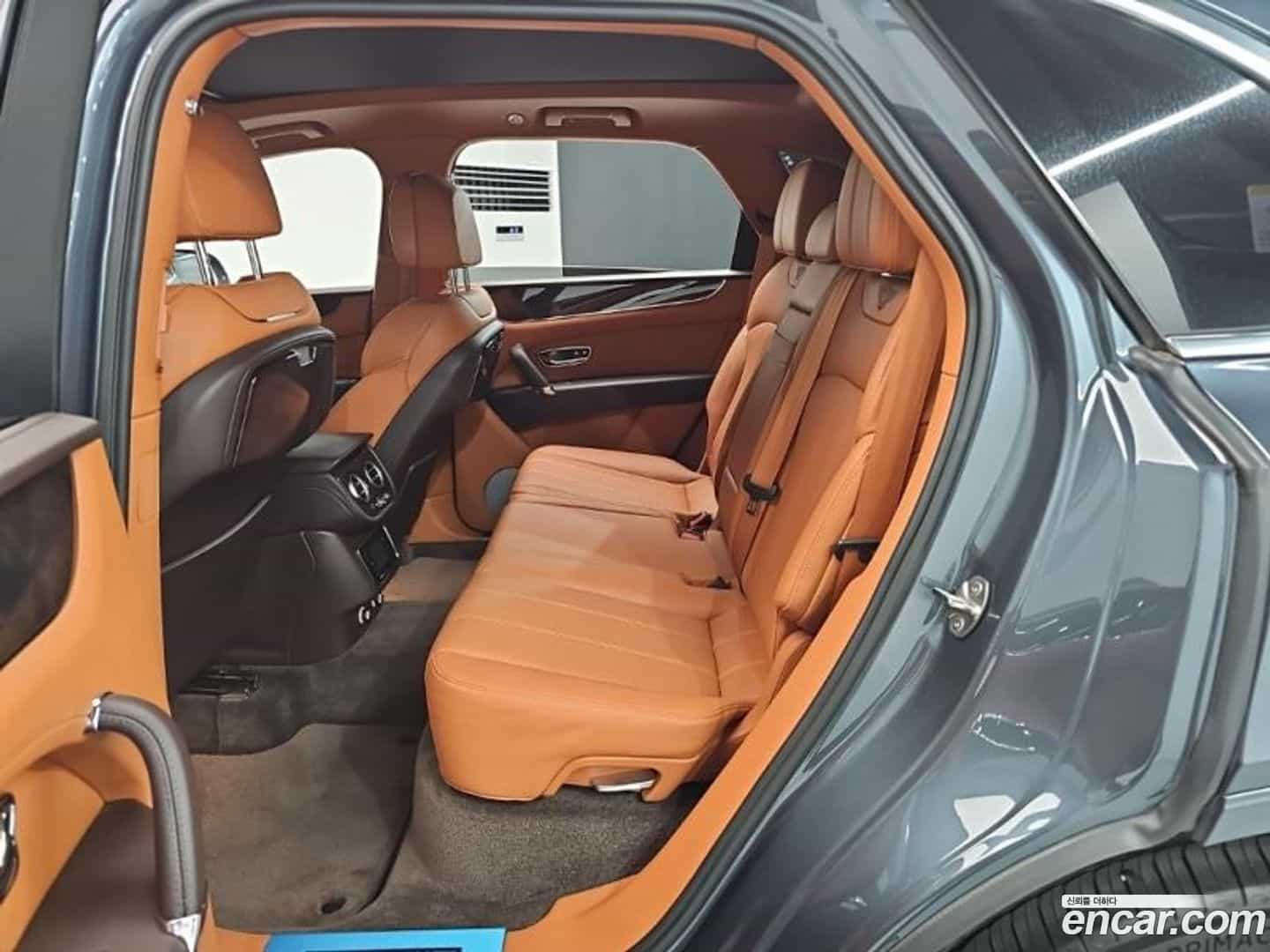 Bentayga Bentley 2019.10-OPTION-016