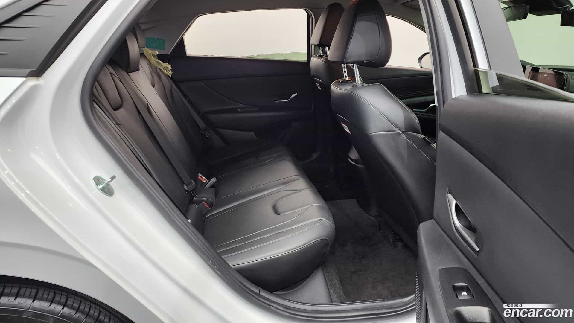 AVANTE Hyundai 2022.0-OPTION-015