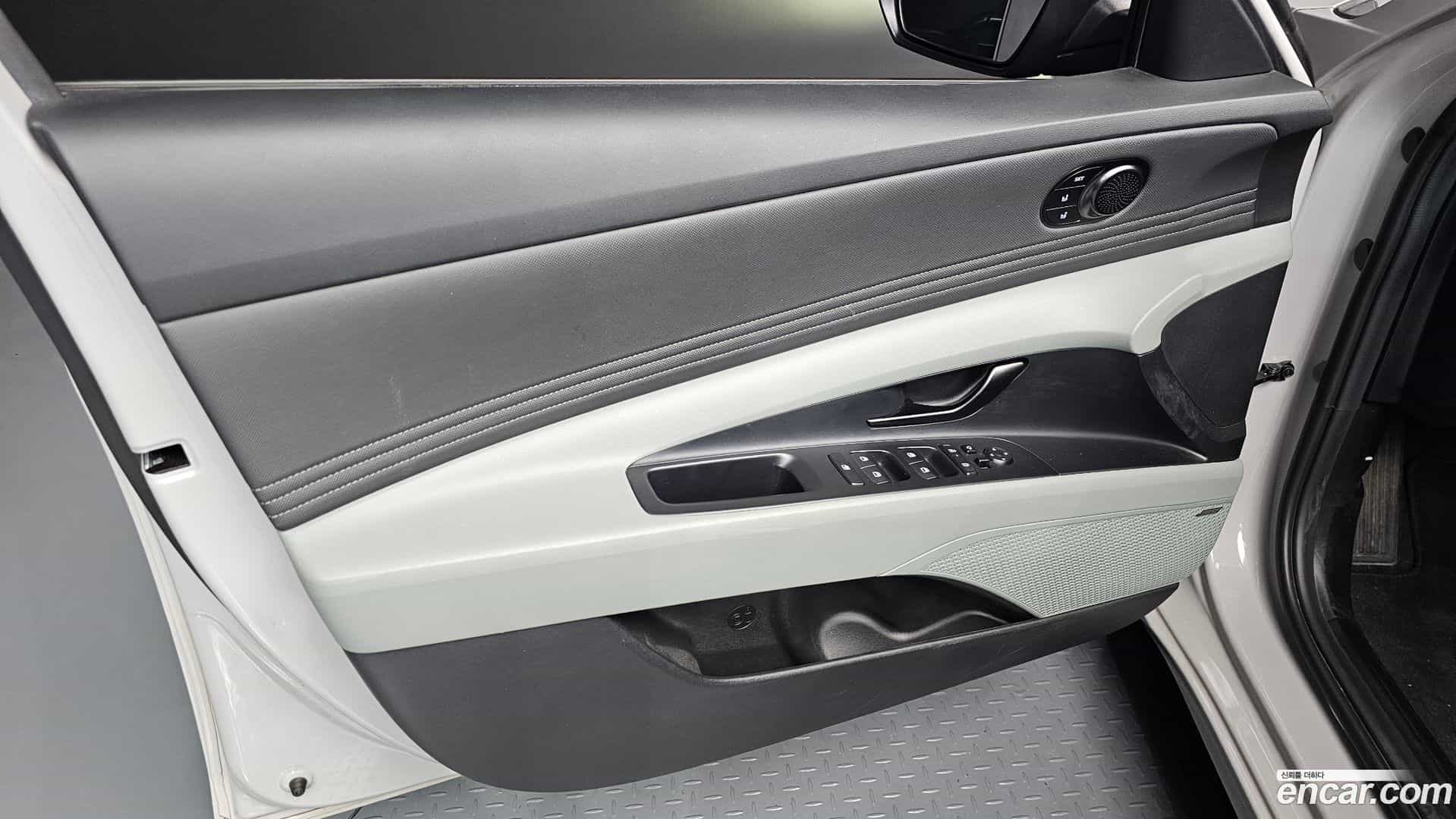 AVANTE Hyundai 2024.2-INNER-034