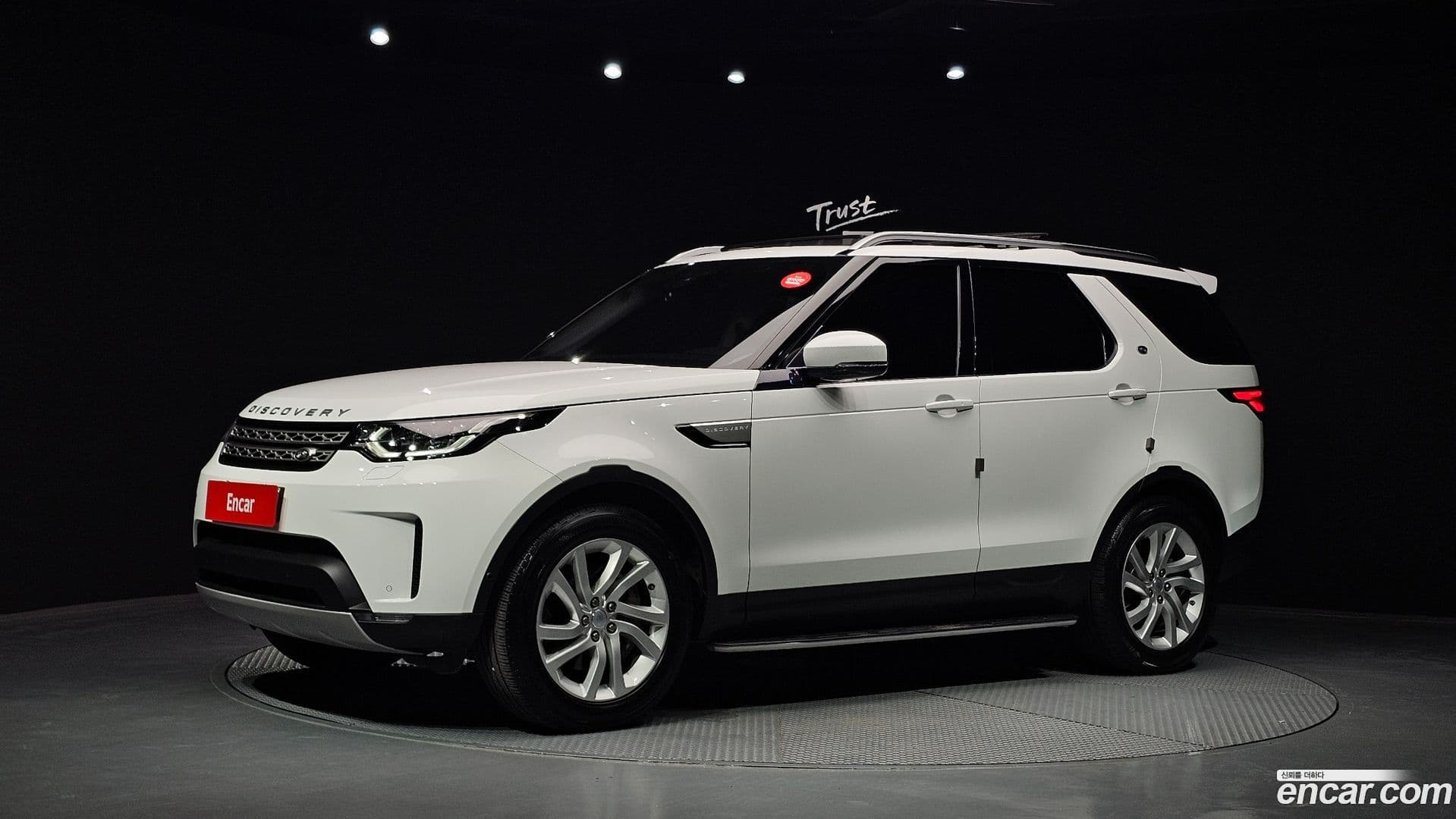 Main__Slider__Photo:Discovery Land Rover 2019.5-0