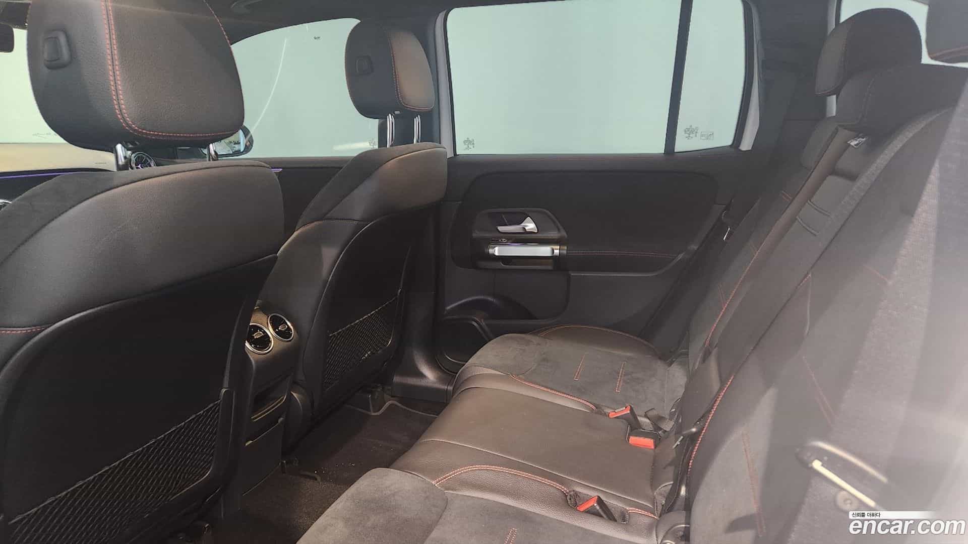 GLB-Class Mercedes-Benz 2023.7-INNER-010