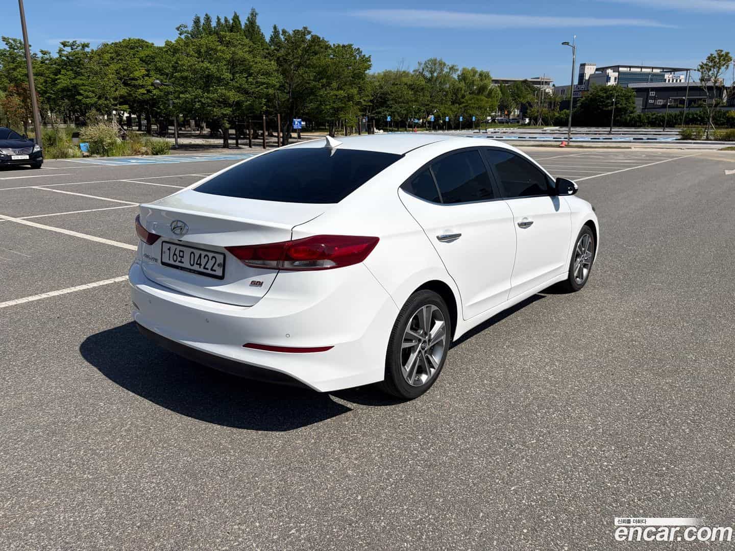 AVANTE Hyundai 2016.1-OUTER-005