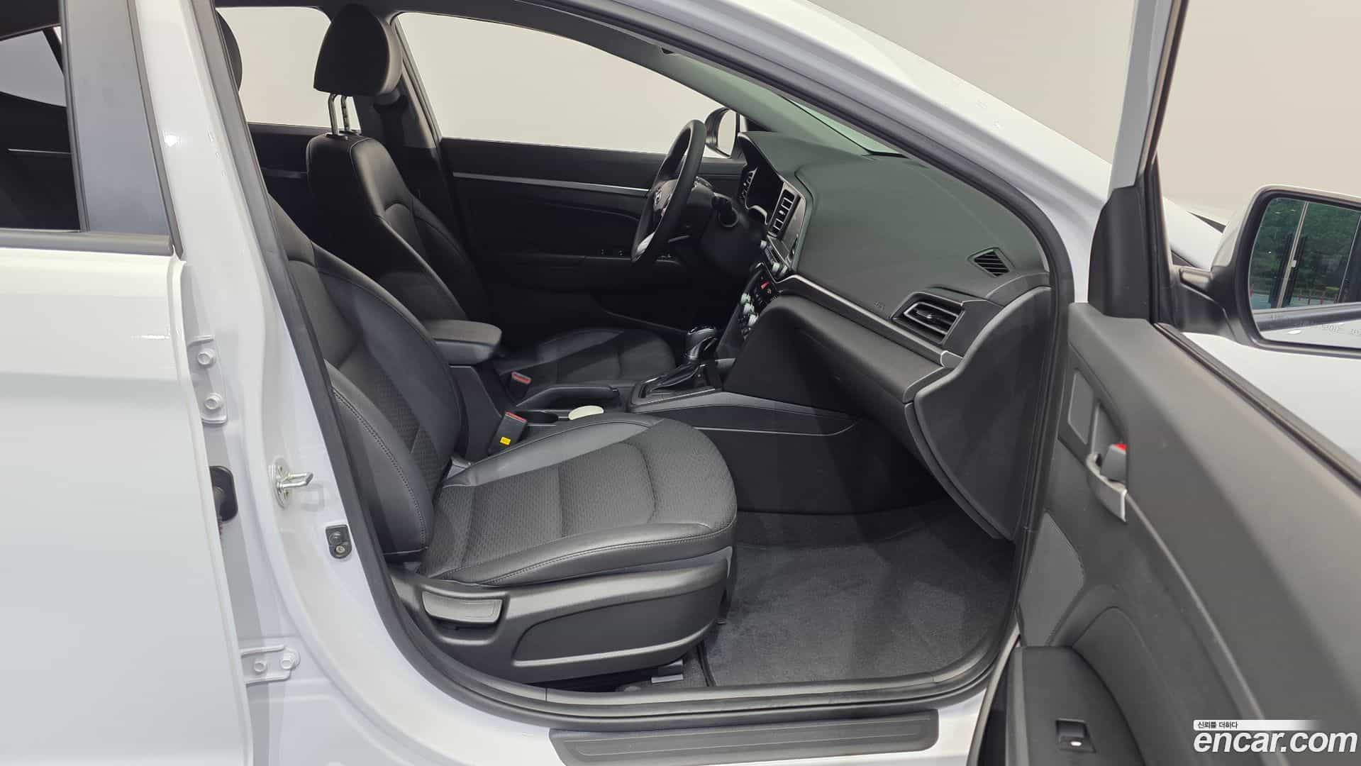 AVANTE Hyundai 2020.3-OPTION-015