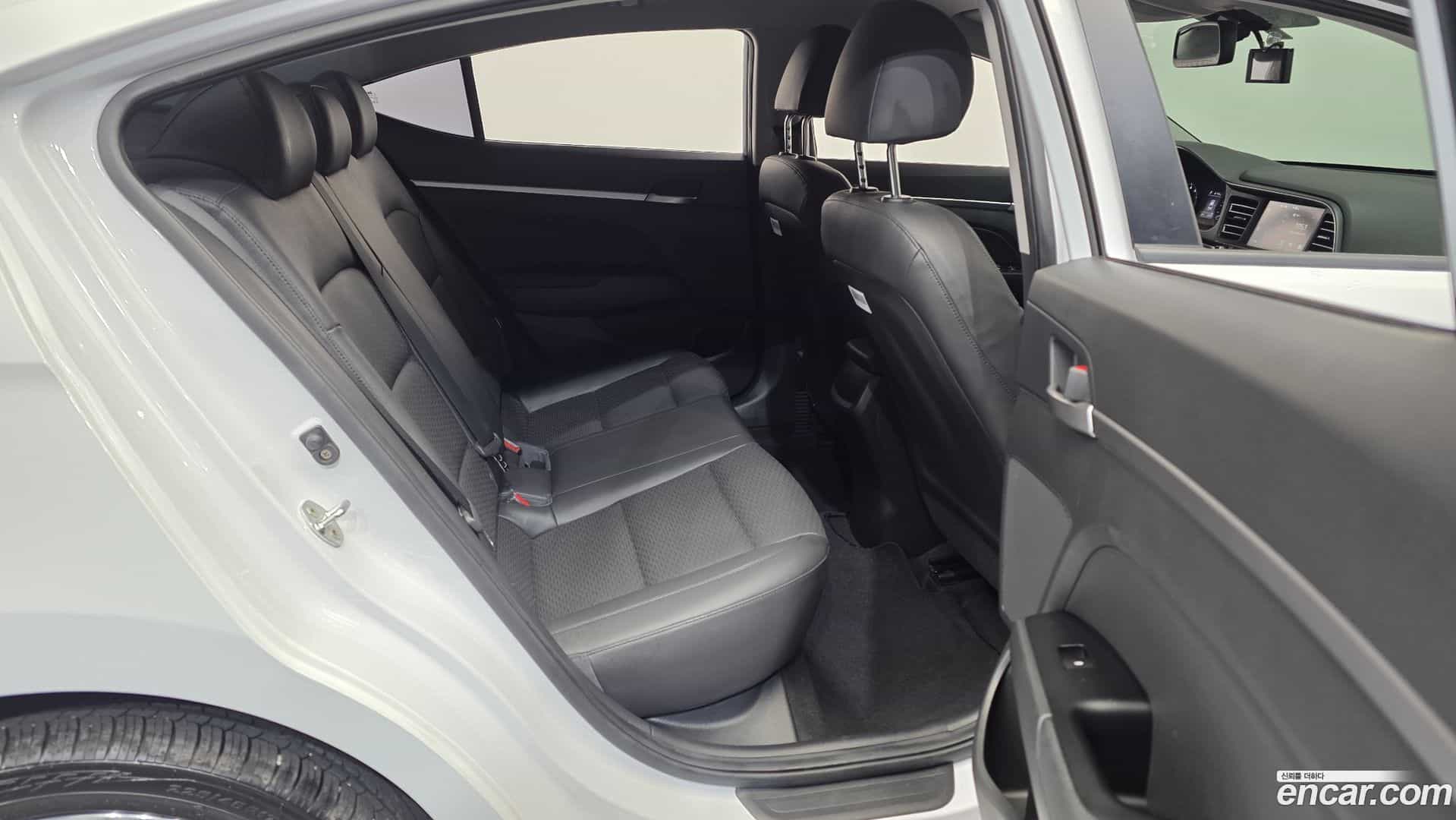 AVANTE Hyundai 2020.3-OPTION-016
