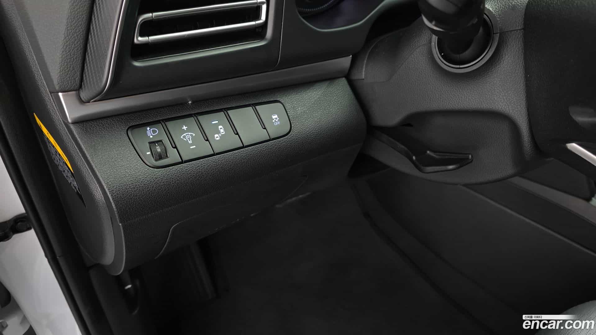 AVANTE Hyundai 2020.3-OPTION-018
