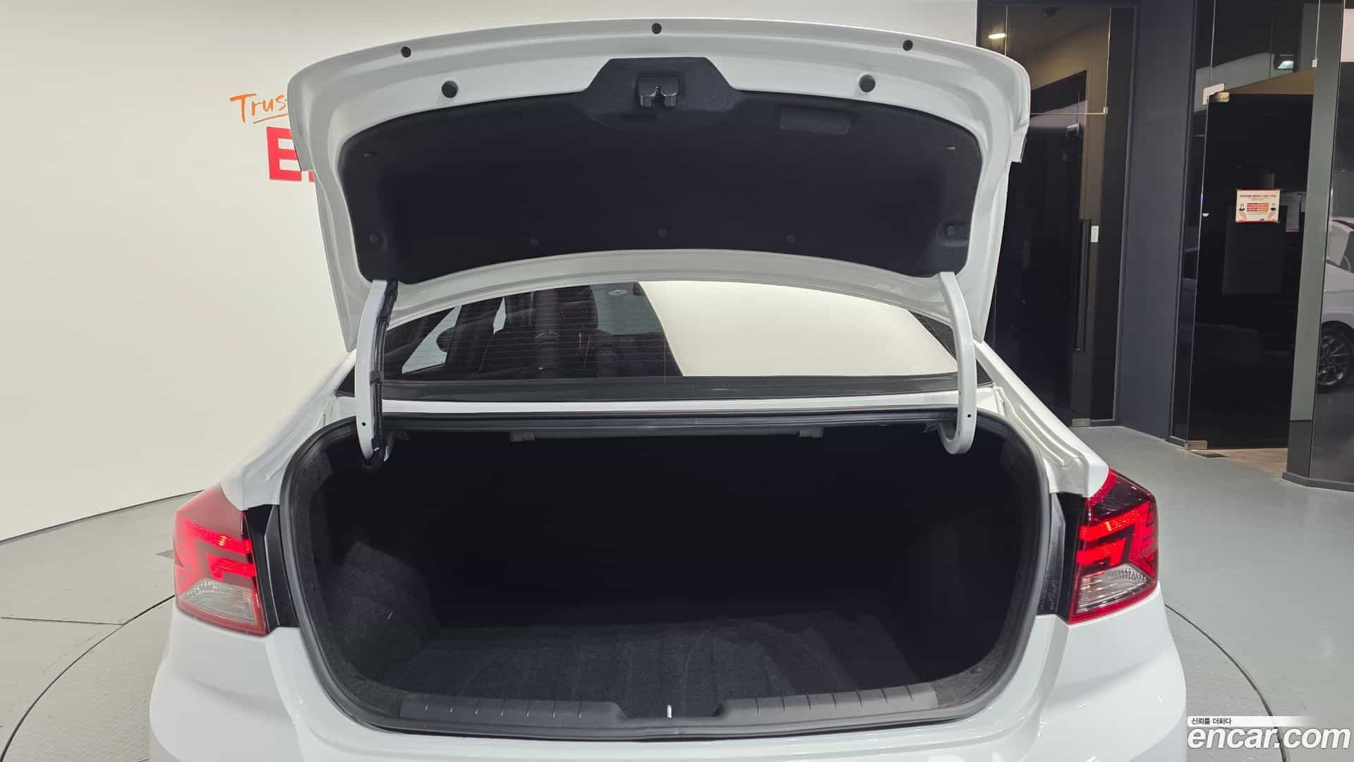 AVANTE Hyundai 2020.3-OPTION-024