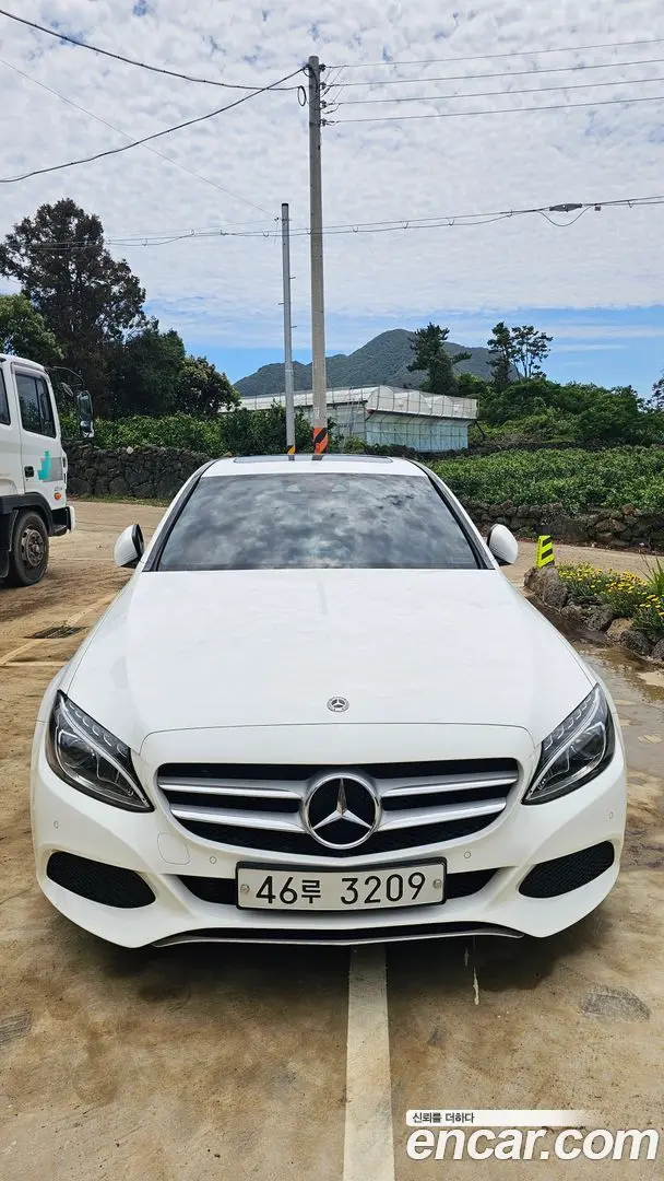 Main__Slider__Photo:C-Class Mercedes-Benz 2018.5-0