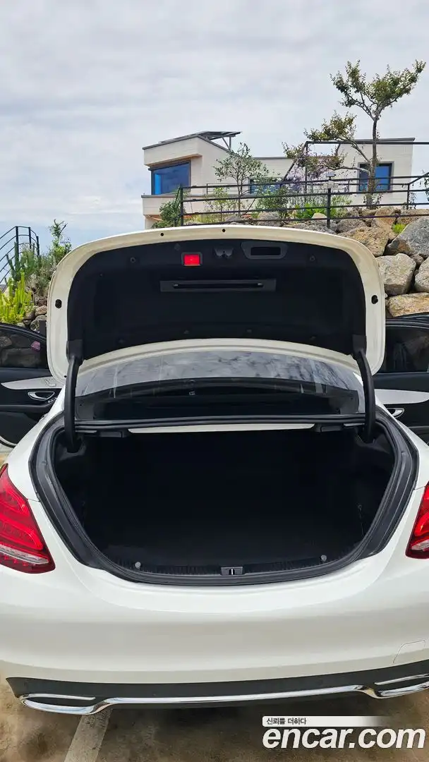 C-Class Mercedes-Benz 2018.5-INNER-010