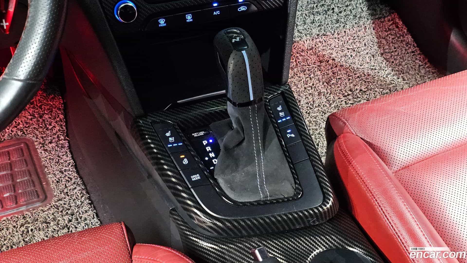 AVANTE Hyundai 2016.10-INNER-009
