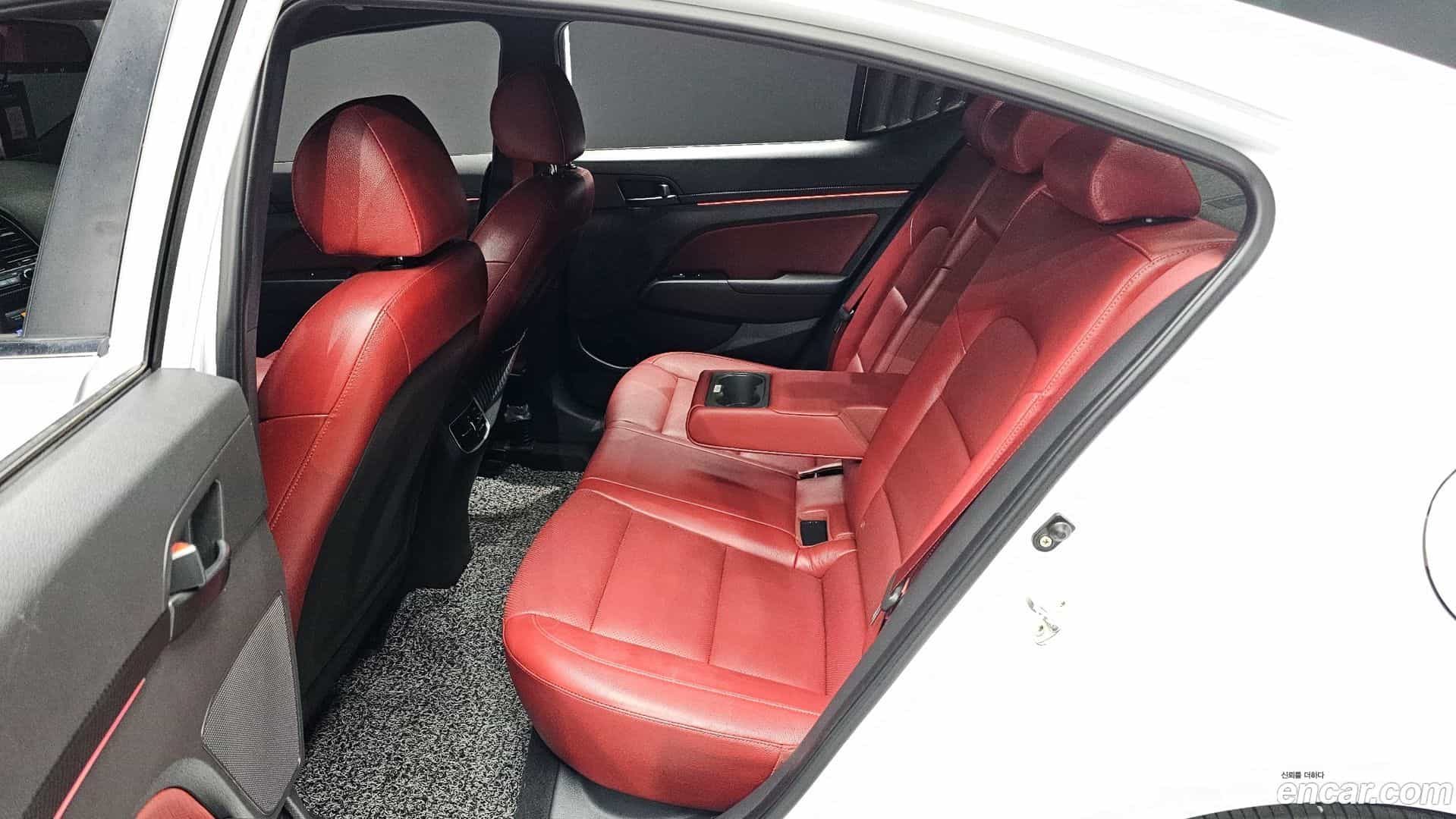 AVANTE Hyundai 2016.10-OPTION-015