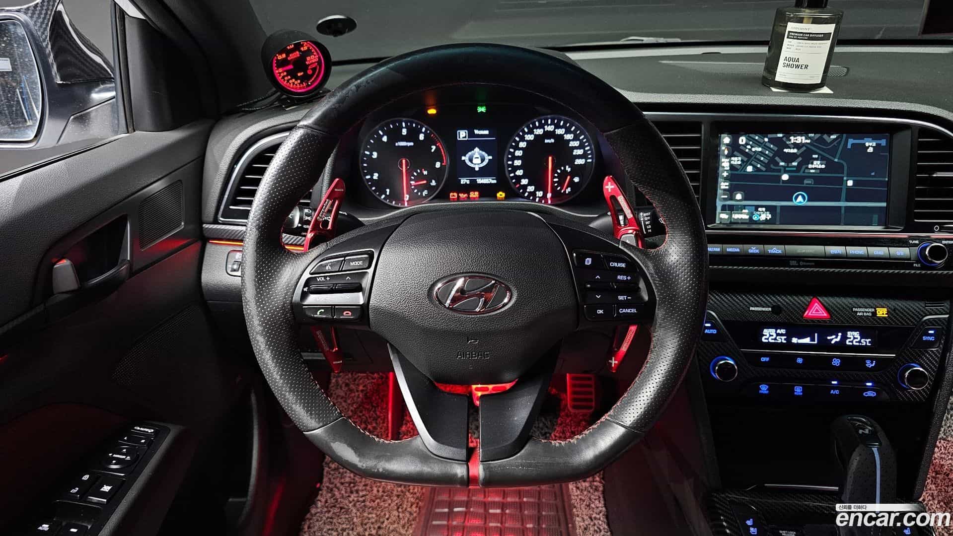 AVANTE Hyundai 2016.10-OPTION-016