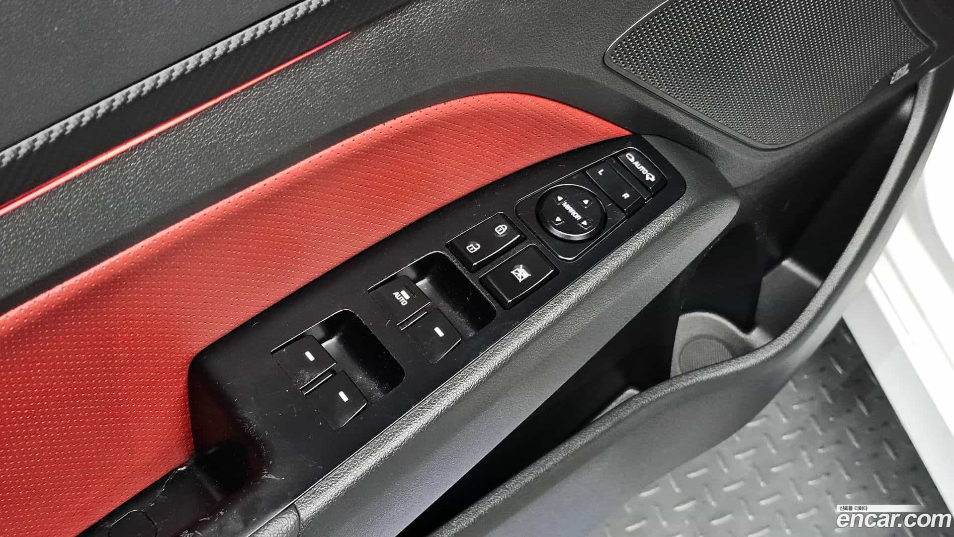 AVANTE Hyundai 2016.10-OPTION-022