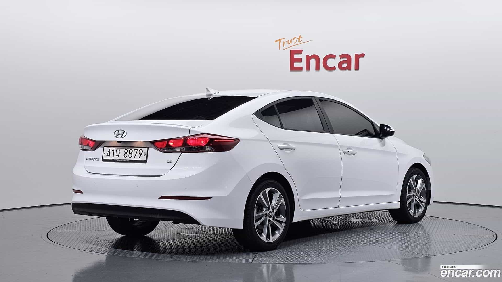 AVANTE Hyundai 2018.8-OUTER-002