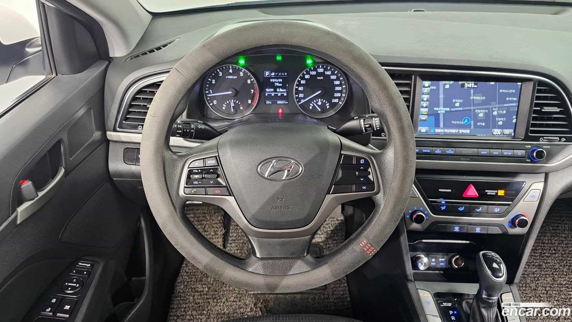 AVANTE Hyundai 2018.8-OPTION-017